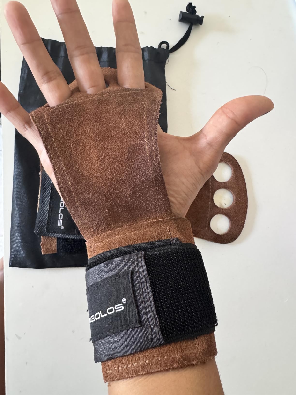AEOLOS Leather Gymnastics Hand Grips-Great for Gymnastics,Pull up,Weight Lifting,Kettlebells and Cross Training customer photo 2