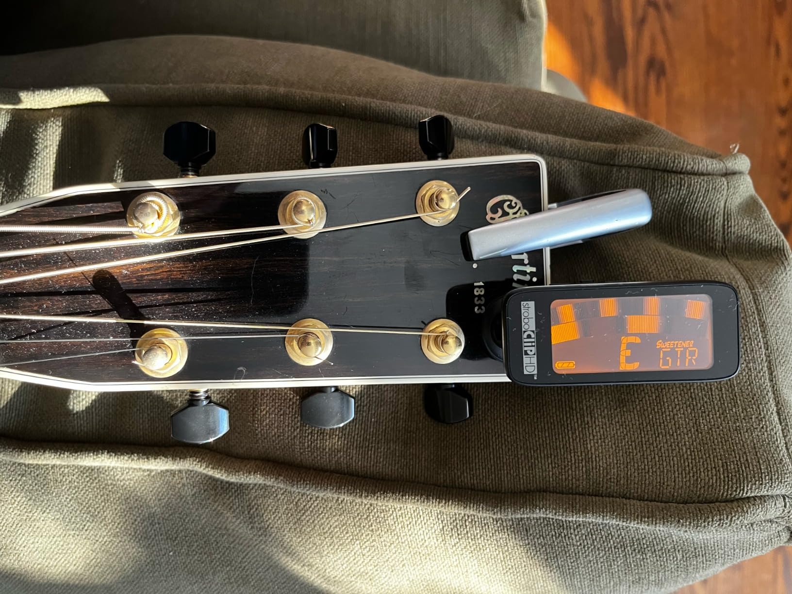 Peterson StroboClip HD Clip-On Guitar Tuner, ±0.1 Cent Accuracy for Acoustic, Electric, Bass, Violin, Ukulele customer photo 1