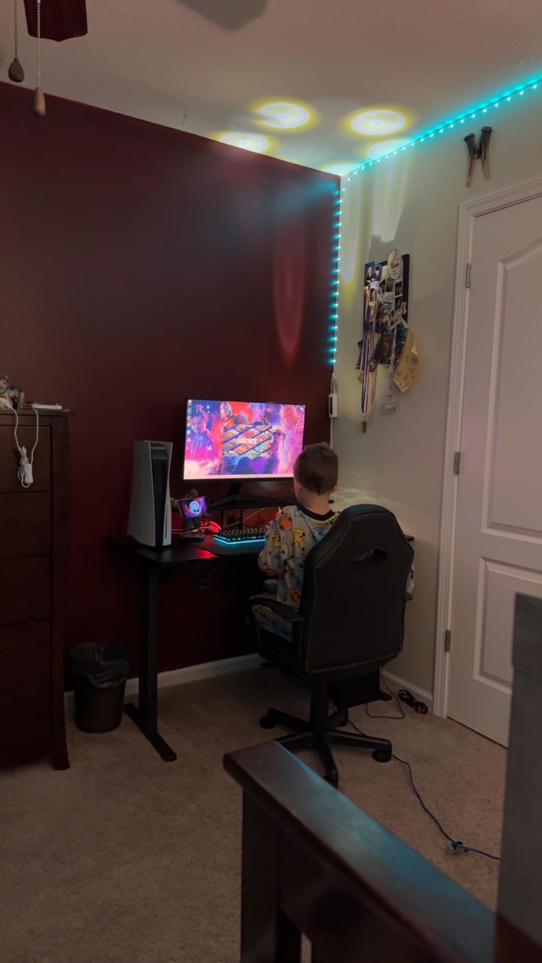 Techni Mobili Kids Gaming Chair, Racing Style Desk Chair, Adjustable, Red | Ergonomic kids computer chair, rolling casters, height adjustable, padded seat, racing style, study or gaming room, swivel customer photo 1