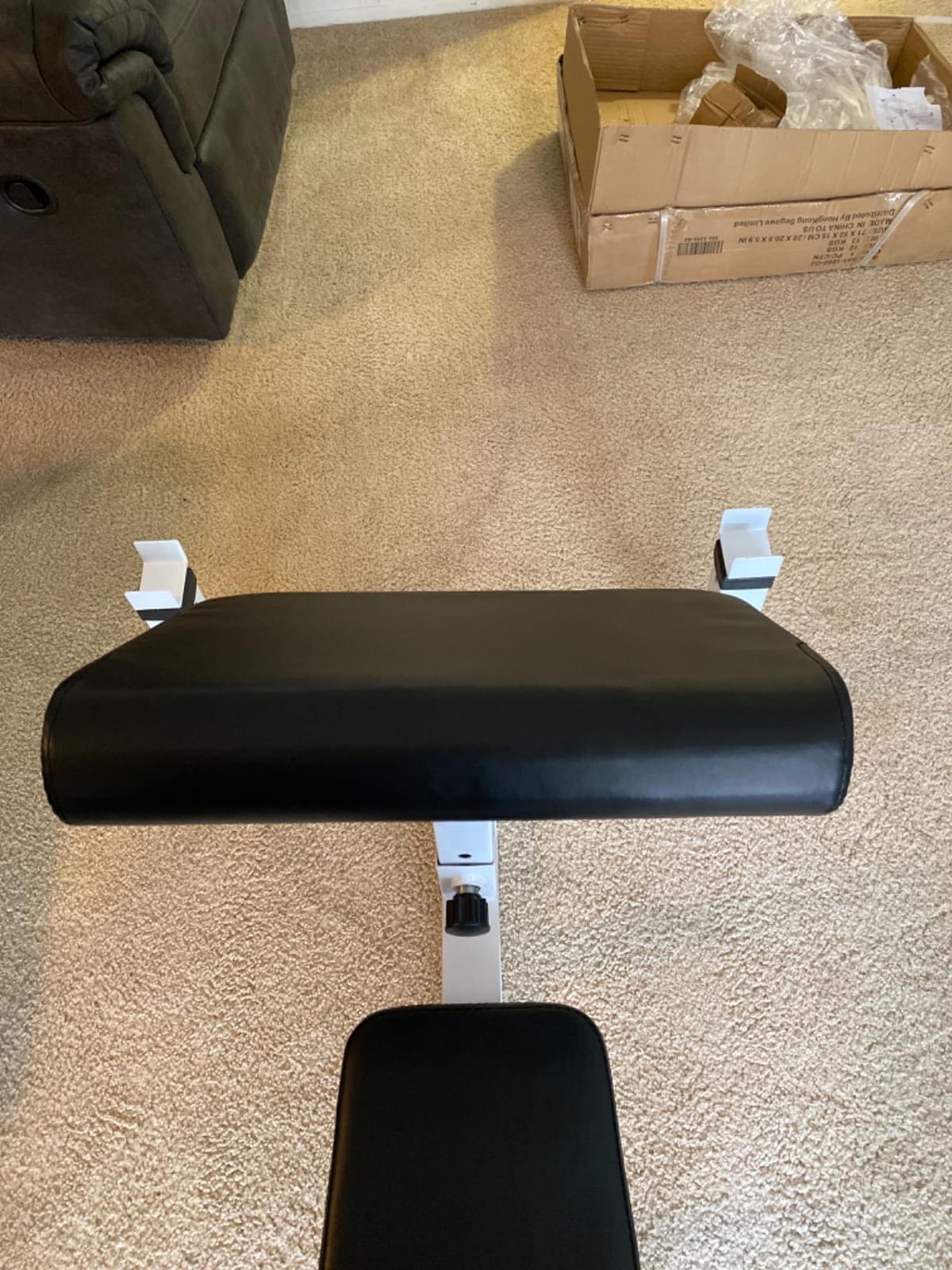 F2C Preacher Curl Bench, Adjustable Arm Curl Weight Bench for Isolated Bicep and Tricep Strength Training, 550 LBS Capacity Home Gym Equipment with Barbell Rack and Dumbbell Station, Seated Workout Bench customer photo 1