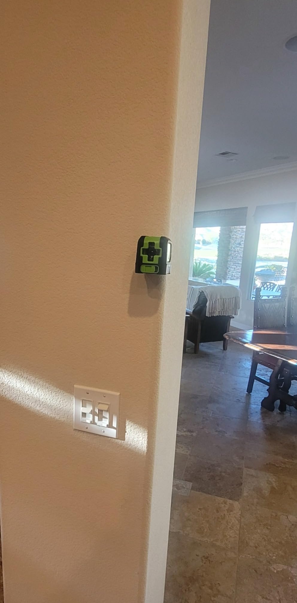 Huepar Laser Level, 100Ft Self Leveling Green Cross Line Laser | Indoor Use for Picture Hanging, Tile, Decoration & DIY Construction - 360° Magnetic Base & AA Battery customer photo 1