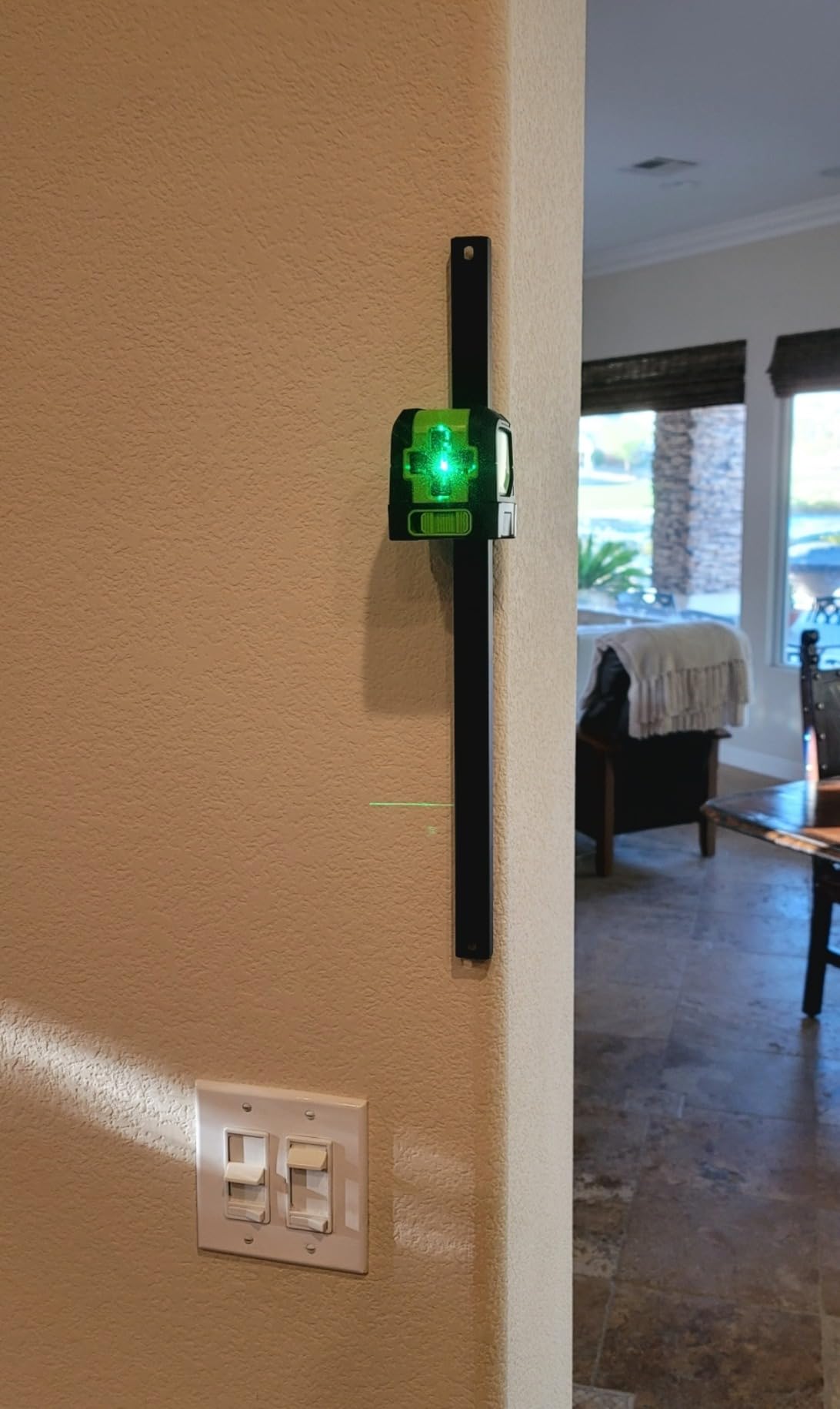 Huepar Laser Level, 100Ft Self Leveling Green Cross Line Laser | Indoor Use for Picture Hanging, Tile, Decoration & DIY Construction - 360° Magnetic Base & AA Battery customer photo 2