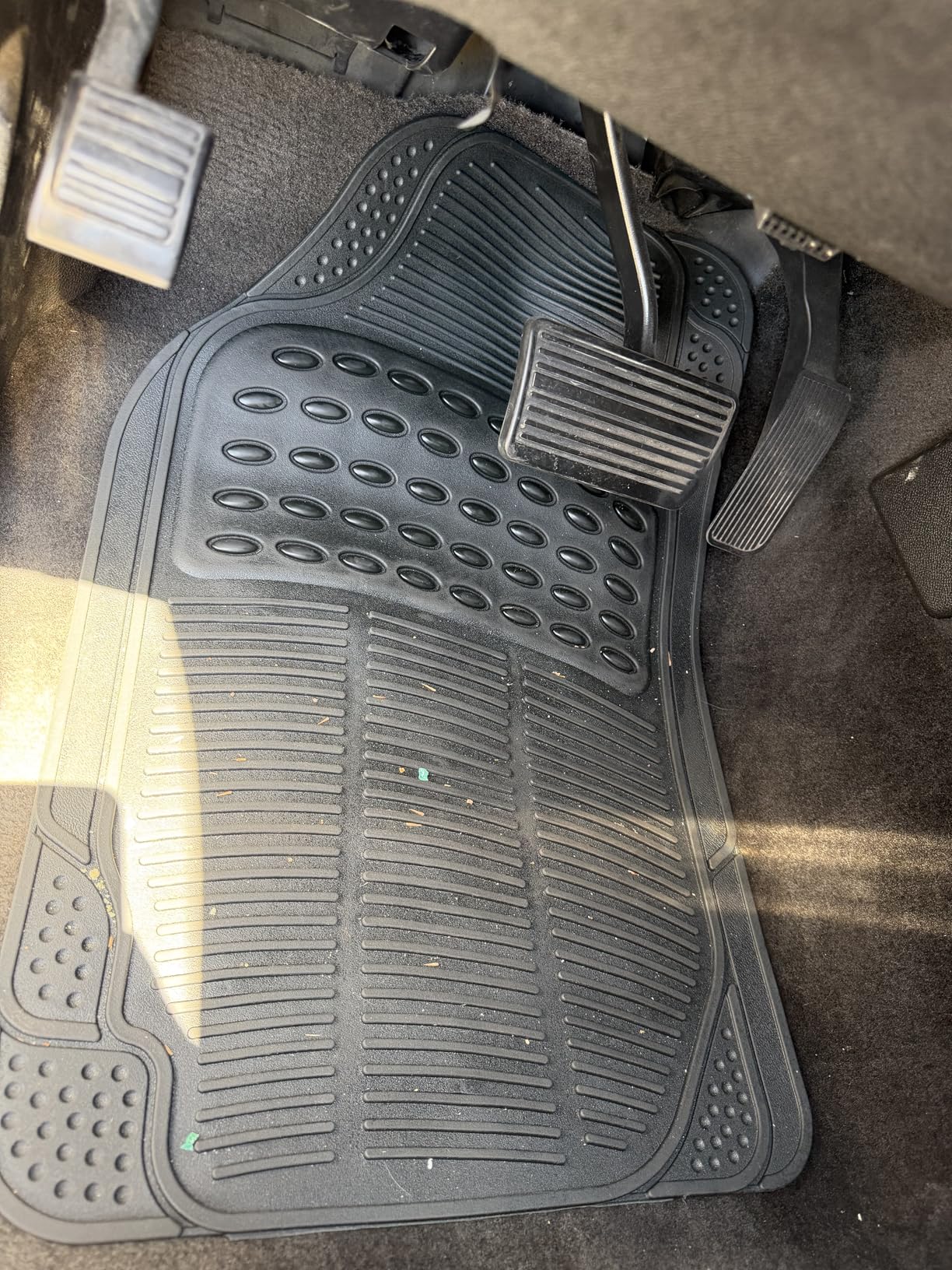 BDK Floor Mats, 4-Piece All-Weather Car Mat with Universal Fit Design, Durable Rubber Car Floor Mats with Capture Ridges, Waterproof for Cars Trucks SUV (Black) customer photo 2