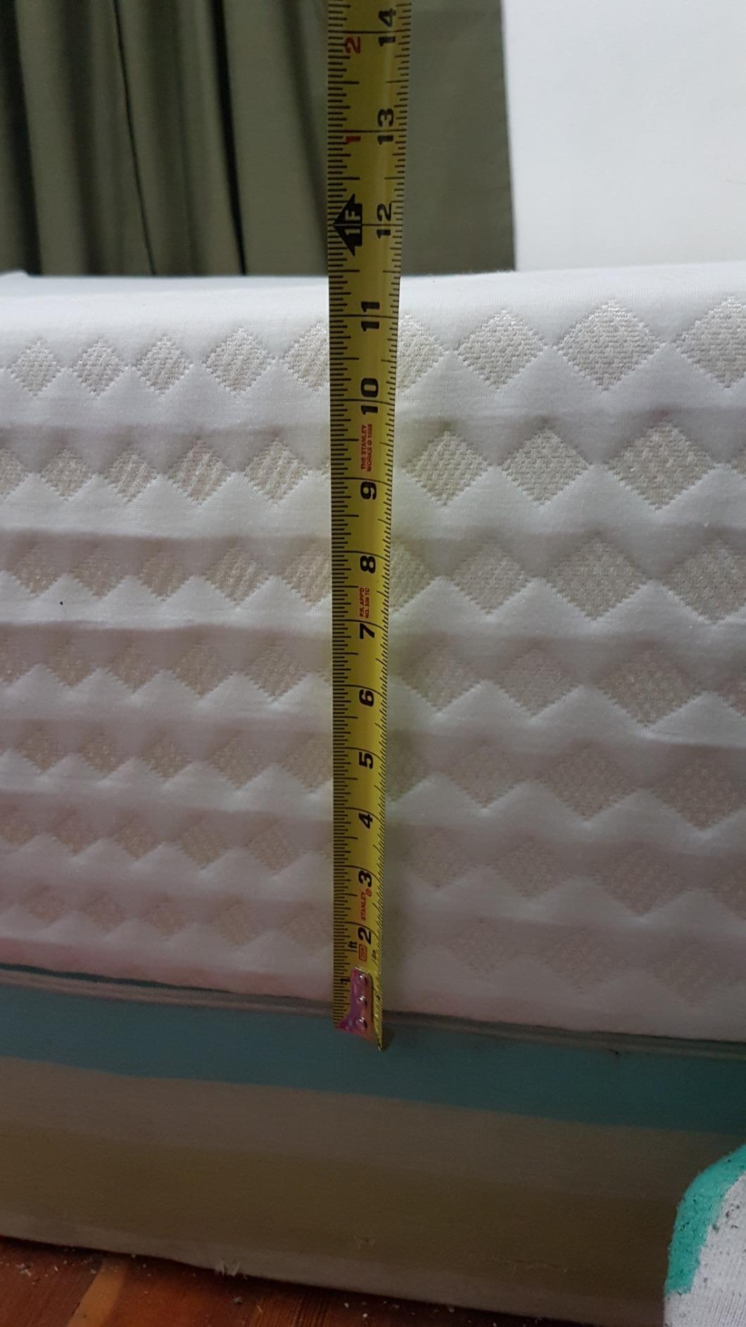 Signature Design by Ashley 12 Inch Memory Foam Queen Mattress in a Box, Stretch Knit Cover, CertiPUR-US Foam, Motion Isolation, Chime Series customer photo 1