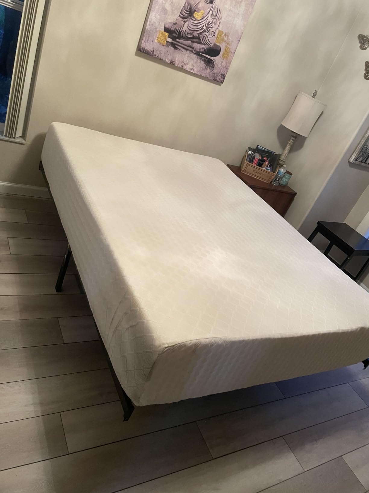 Signature Design by Ashley 12 Inch Memory Foam Queen Mattress in a Box, Stretch Knit Cover, CertiPUR-US Foam, Motion Isolation, Chime Series customer photo 2