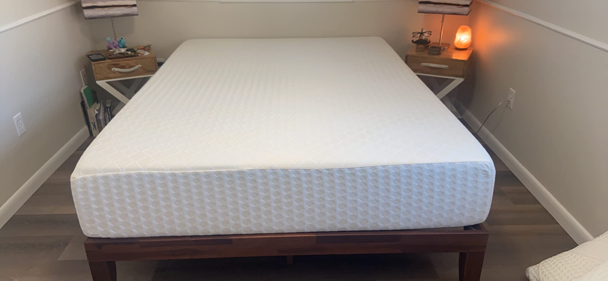 Signature Design by Ashley 12 Inch King Memory Foam Mattress in a Box | Medium Firm comfort with a 12-inch profile and pressure relief, Stretch knit cover customer photo 1
