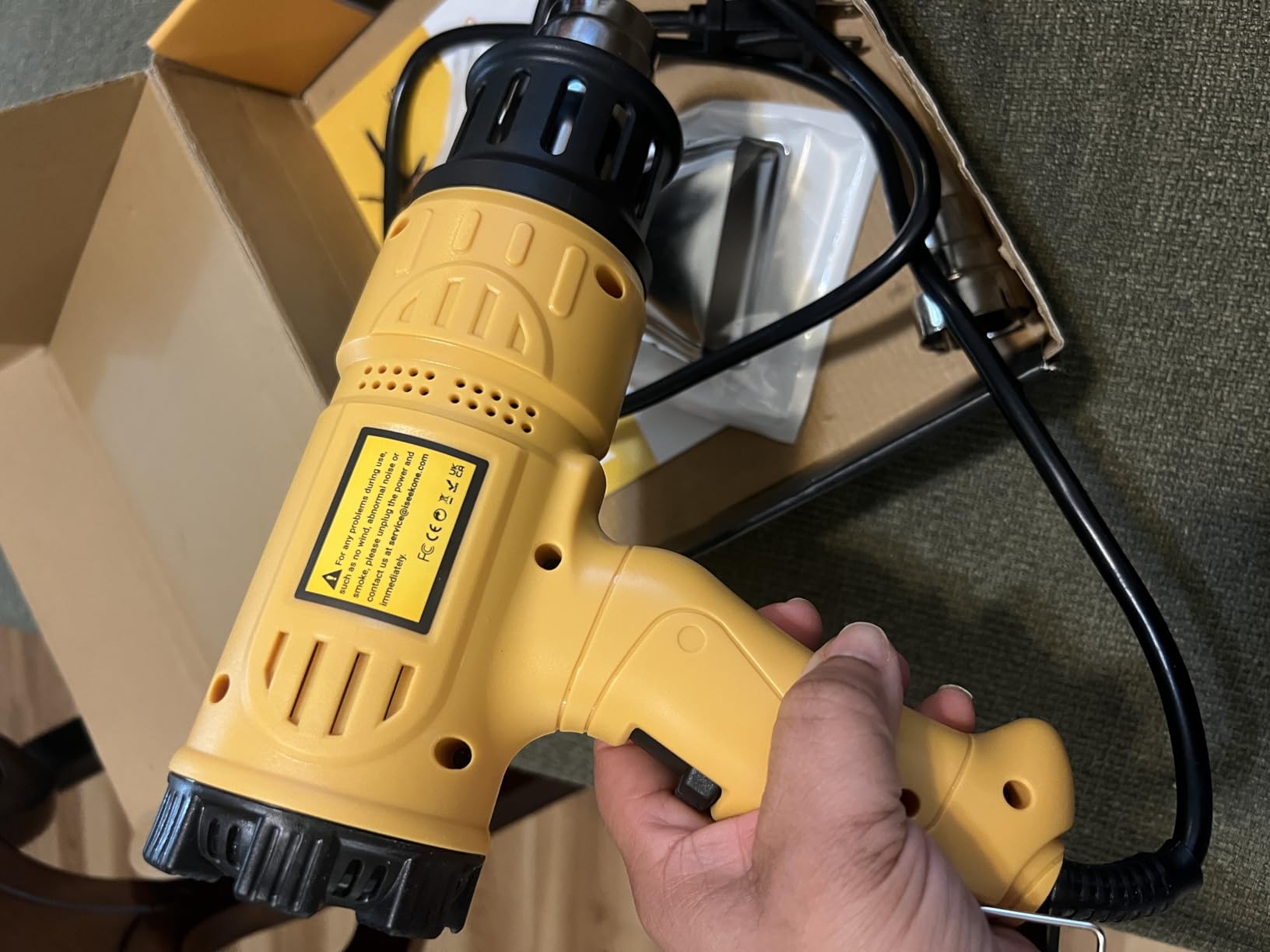 SEEKONE 1800W Heat Gun Variable Temp 122℉-1202℉ for Crafts, Shrink Wrap | Fast Heating, Dual Airflow, Overheat Protection, 4 Nozzles for Shrink Tubing, Paint Removal and 3D Printing customer photo 1