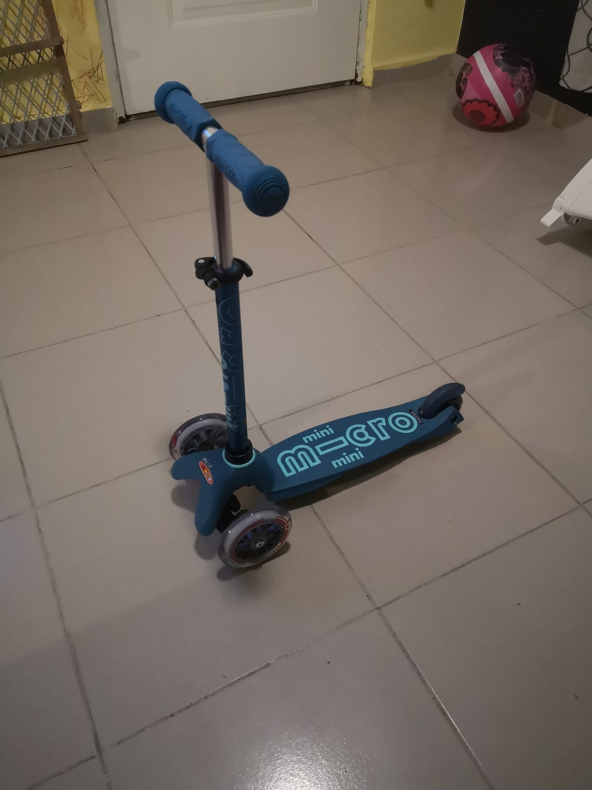 Micro Kickboard Mini Kids Scooter for Ages 2-5, 3 Wheel Lean-to-Steer, Smooth Ride PU Wheels customer photo 2