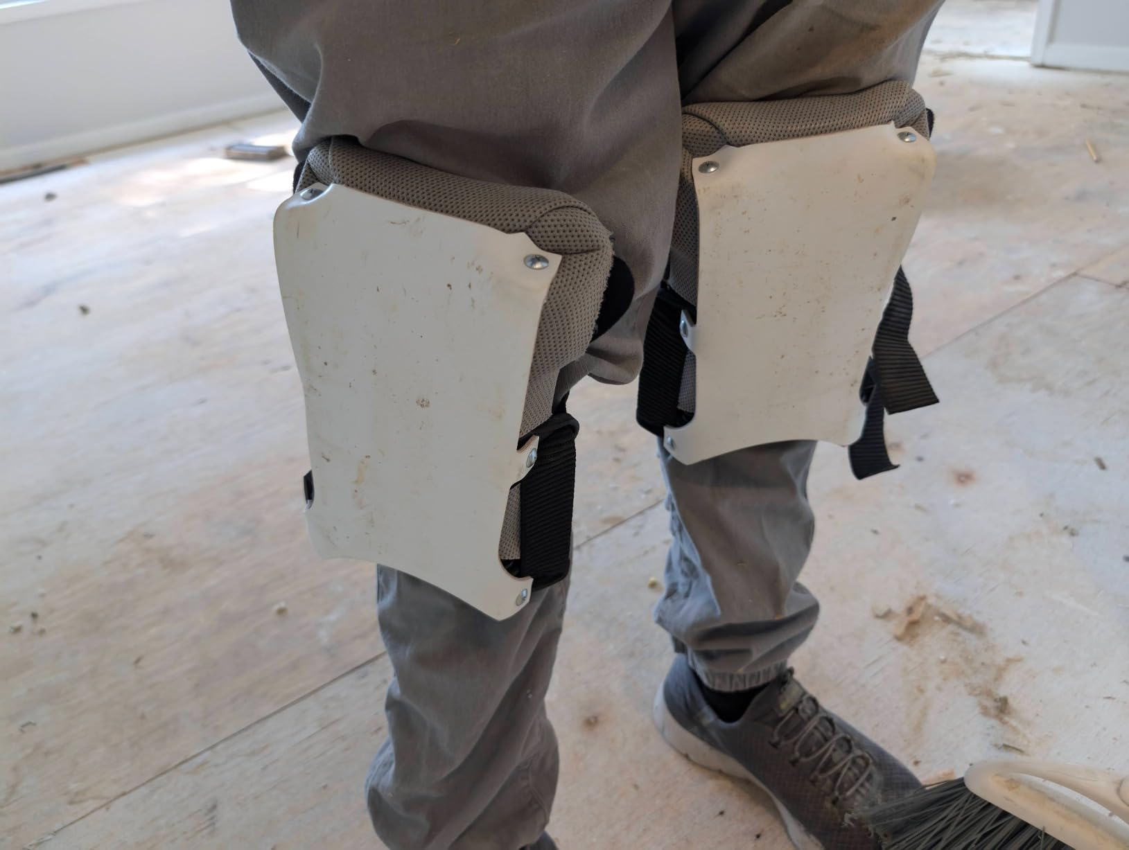 ProKnee AP16 All Purpose Kneepads with 1