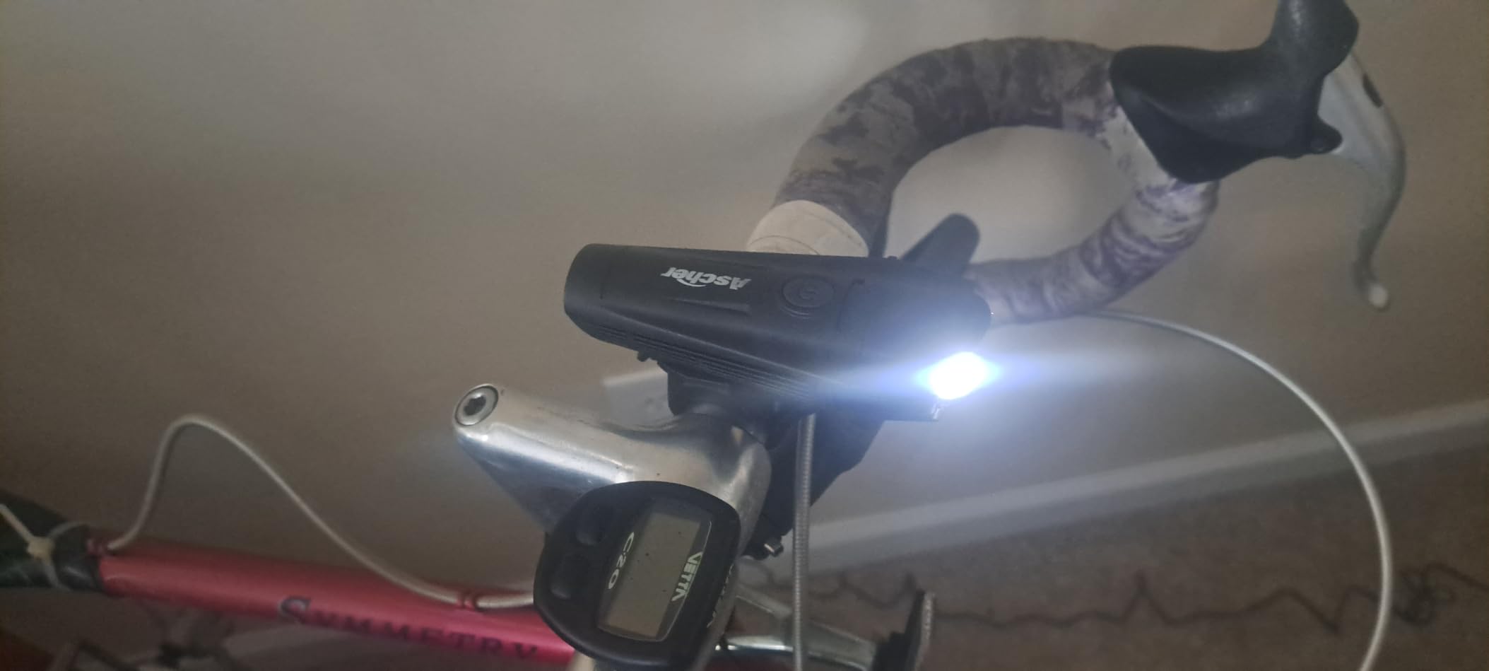 Ascher Ultra Bright USB Rechargeable Bike Light Set, Powerful Bicycle Front Headlight and Back Taillight, 4 Light Modes, Easy to Install for Men Women Kids Road Mountain Cycling customer photo 2