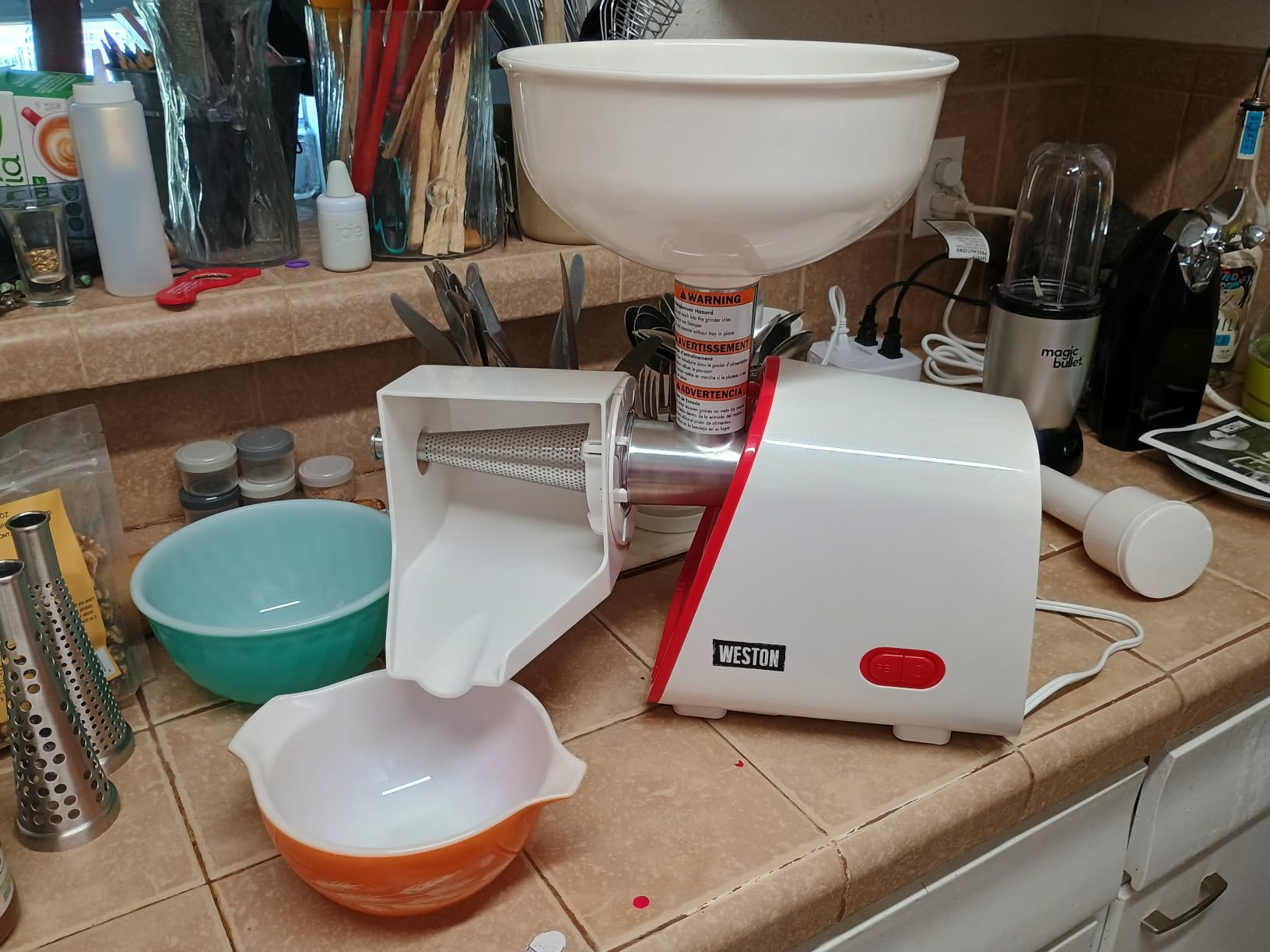 Weston Deluxe Electric Tomato Strainer, Food Mill & Sauce Maker | For Purees, Jellies & Salsa | 1 Gallon Hopper | 250 Watt Motor | 1.5mm, 3mm & 6mm Screens | 82-0250-W customer photo 2