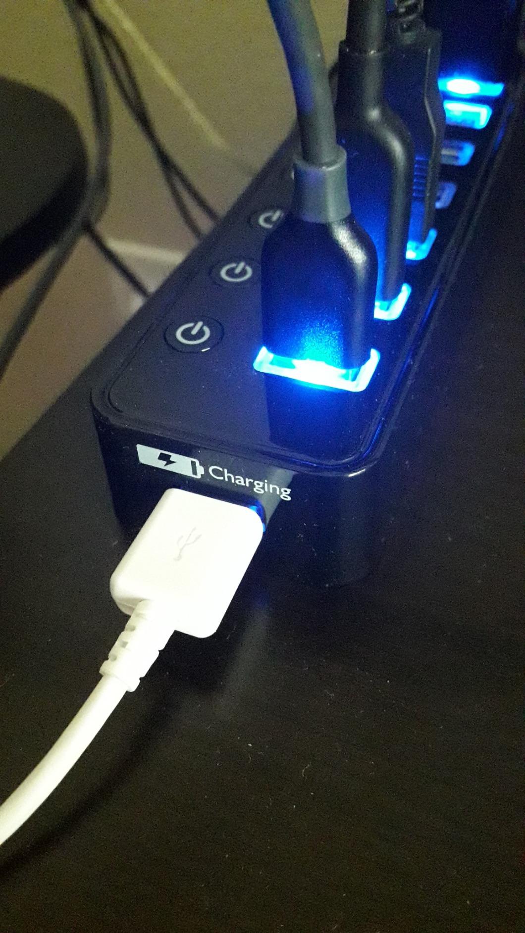 Powered USB Hub 3.0, Atolla 8-Port USB 3.0 Data Hub Splitter with One Smart Charging Port and Individual On/Off Switches and 5V/4A Power Adapter USB Extension for MacBook, Mac Pro/Mini and More customer photo 1