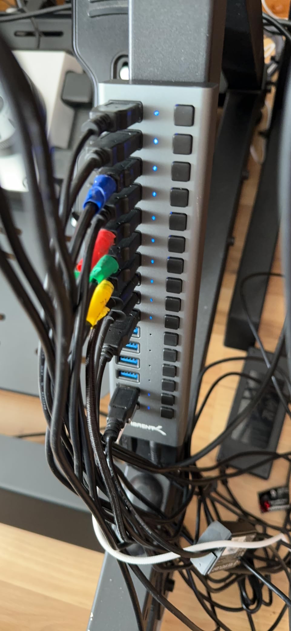SABRENT 16-Port Powered USB 3.0 Type-A Data Hub & Charger, 90W (HB-PU16) customer photo 1