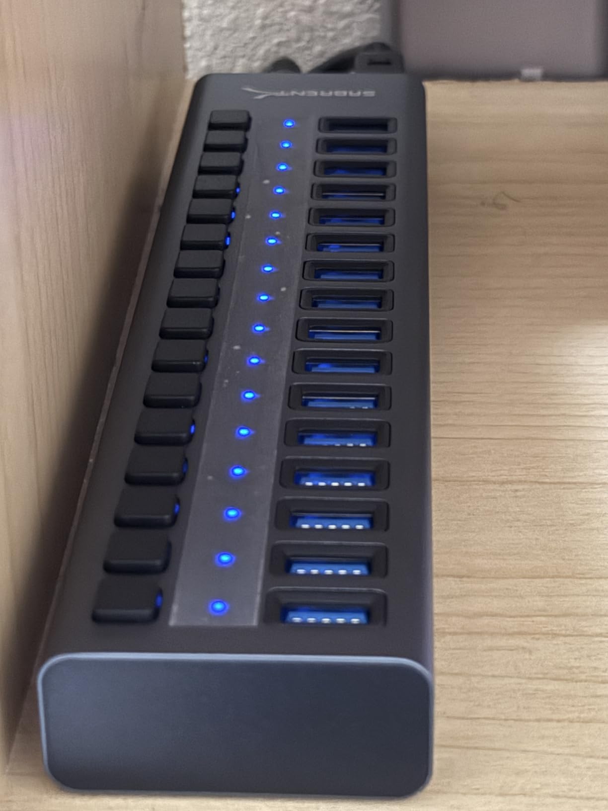 SABRENT 16-Port Powered USB 3.0 Type-A Data Hub & Charger, 90W (HB-PU16) customer photo 2