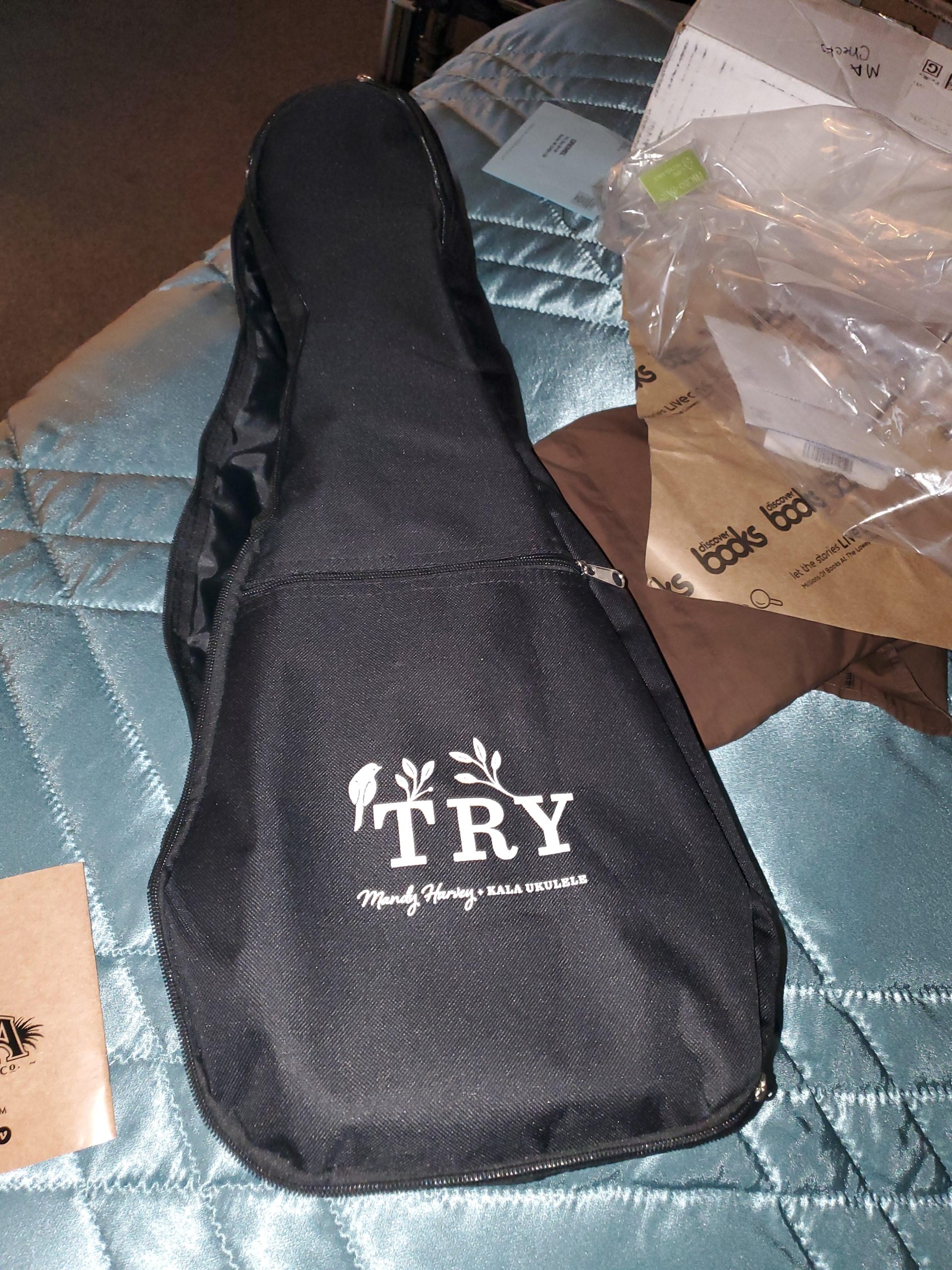 KALA-LTP-MH Kala Learn To Play Mahogany Long Neck Soprano Ukulele Starter Kit customer photo 2
