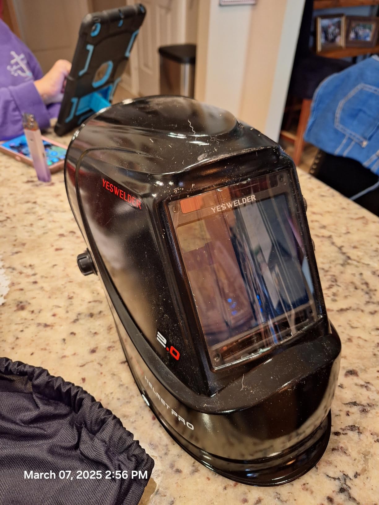 YESWELDER Auto Darkening Welding Helmet, Large View, LYG-M800H | 1/1/1/1 True Color, 4 arc sensors, 1/30000s response, shade 3/5-9/9-13 for WELD/CUT/GRIND customer photo 1
