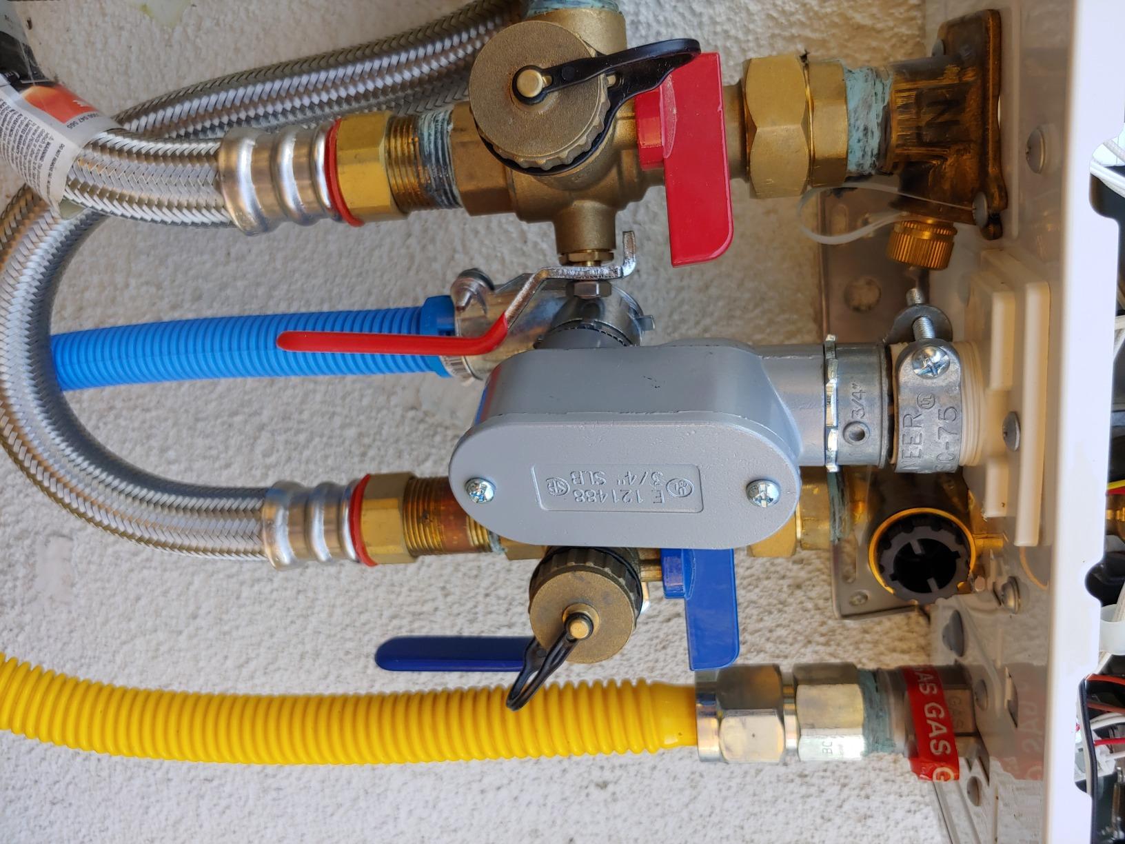 Rinnai V53DeN Natural Gas Tankless Water Heater customer photo 1