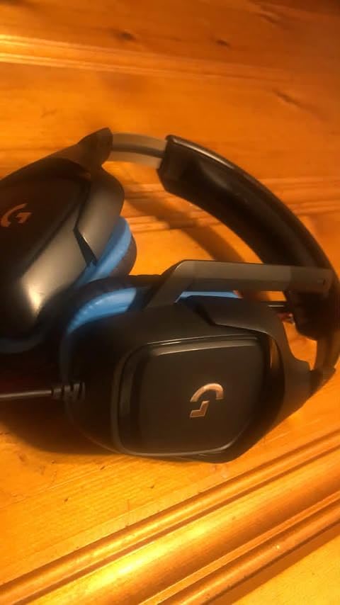 Logitech G432 Wired Gaming Headset - Black | DTS Headphone:X 2.0, 50 mm audio drivers, USB and 3.5 mm jack, Flip-to-Mute mic, PC compatible customer photo 2