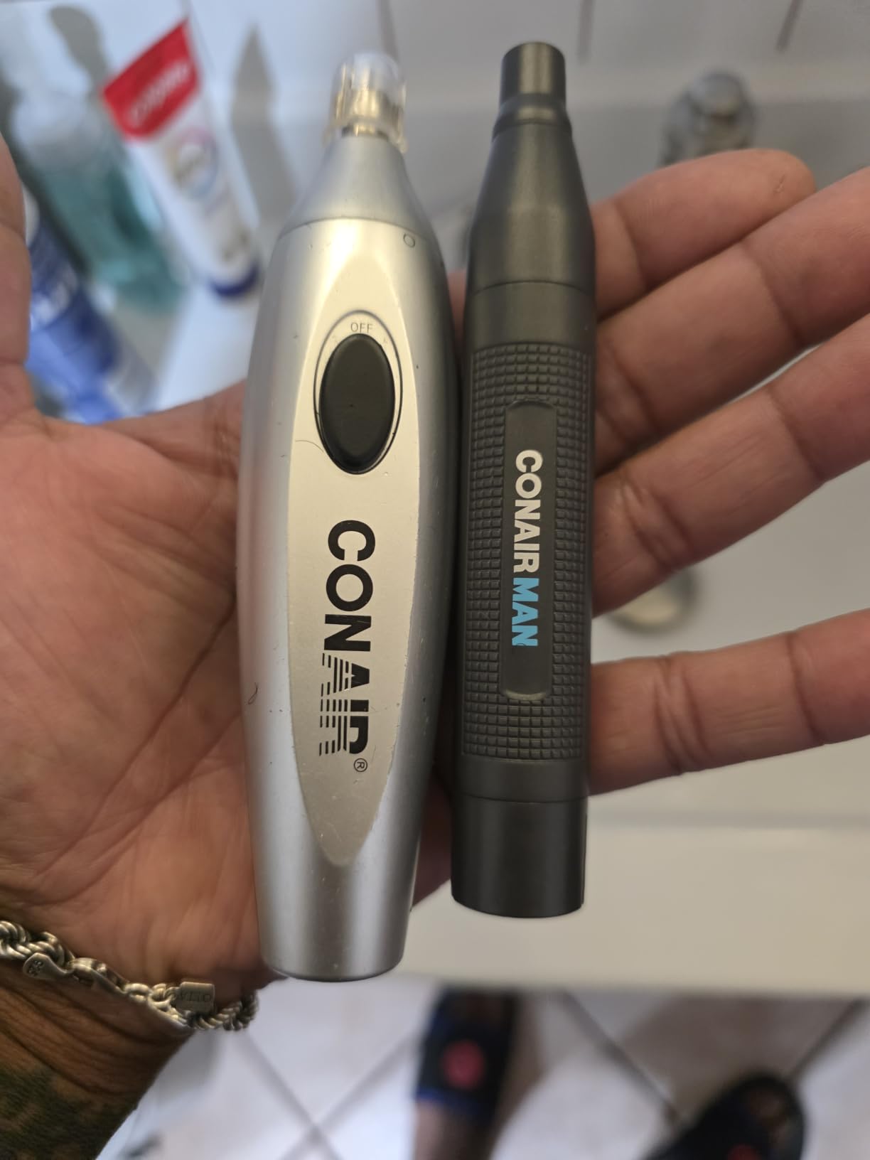 ConairMAN Ear and Nose Hair Trimmer for Men, Cordless, 360 Bevel Blade | No-pulling ear, brow, and nose trimmer for men with long-life battery, washable trimming attachment, and storage bag customer photo 2