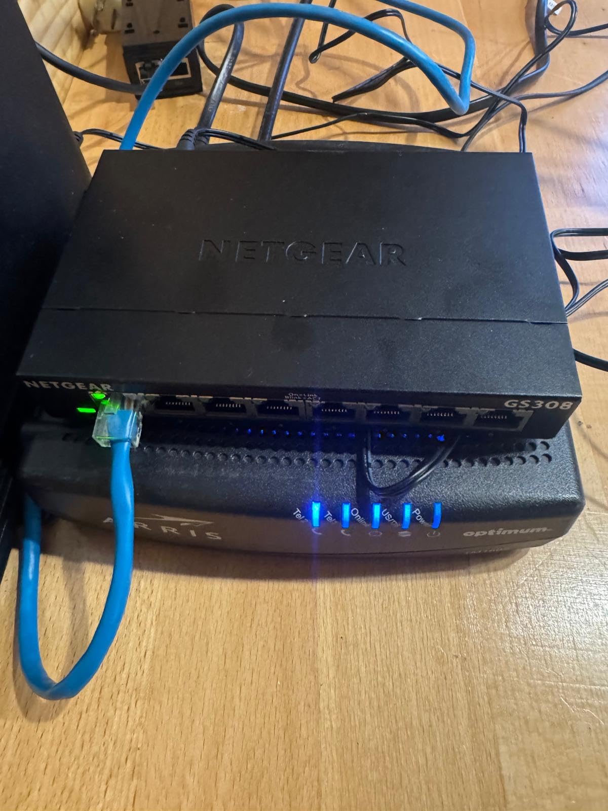 NETGEAR 8-Port Gigabit Ethernet Unmanaged Network Switch (GS308) | Essentials Model, Home Network Hub, Office Ethernet Splitter, Plug-and-Play, Silent Operation, Desktop or Wall Mount customer photo 2