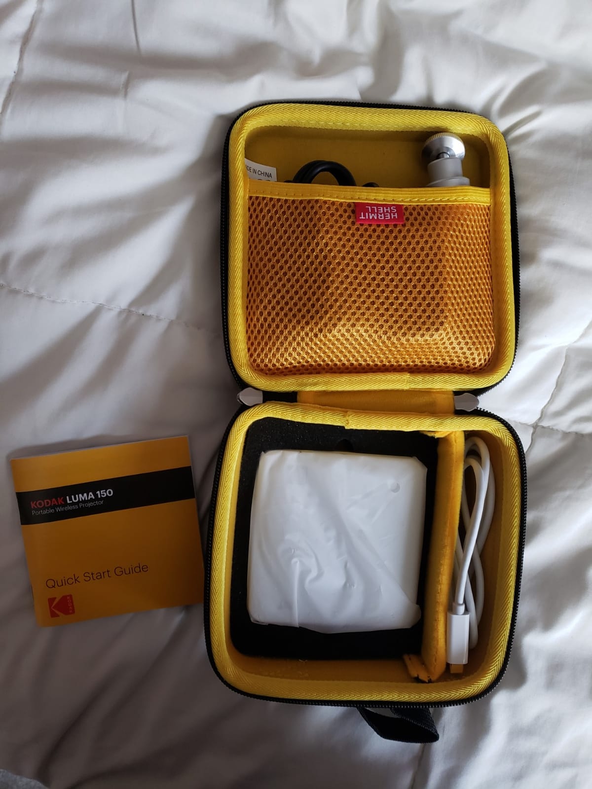 KODAK Luma 150 Mini Projector, 1080p Input, Battery customer photo 1