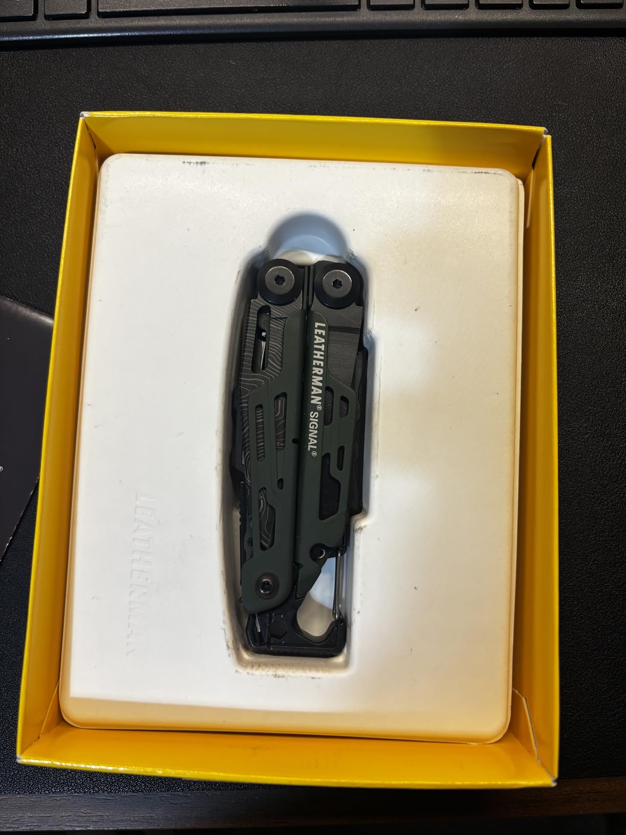 LEATHERMAN Signal 19-in-1 Multi-Tool, Coyote Tan | Ferrocerium Fire Starter, Emergency Whistle & Diamond-Coated Sharpener for Camping, Hiking & Survival, Made in USA customer photo 2