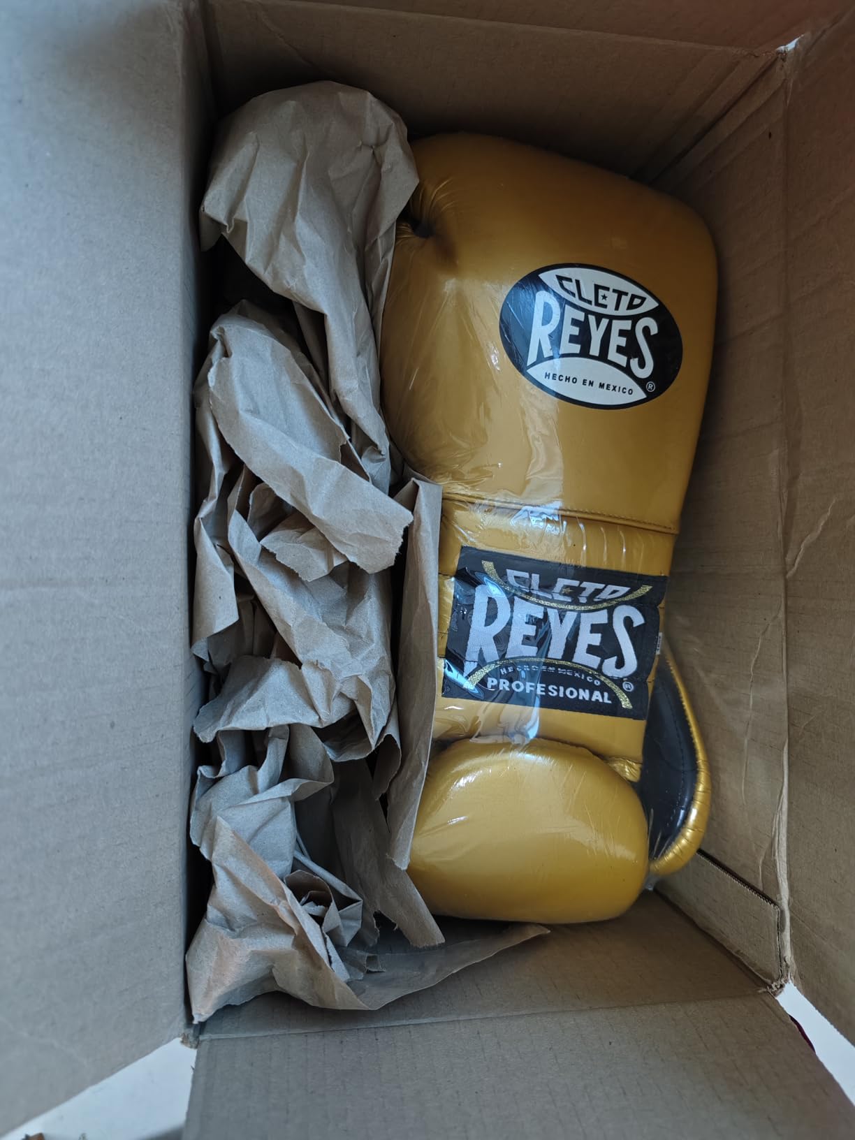 CLETO REYES Traditional Professional-Grade Boxing Gloves with Laces for Training, Sparring and Heavy Punching Bags for Men and Women, MMA, Kickboxing, Muay Thai customer photo 2