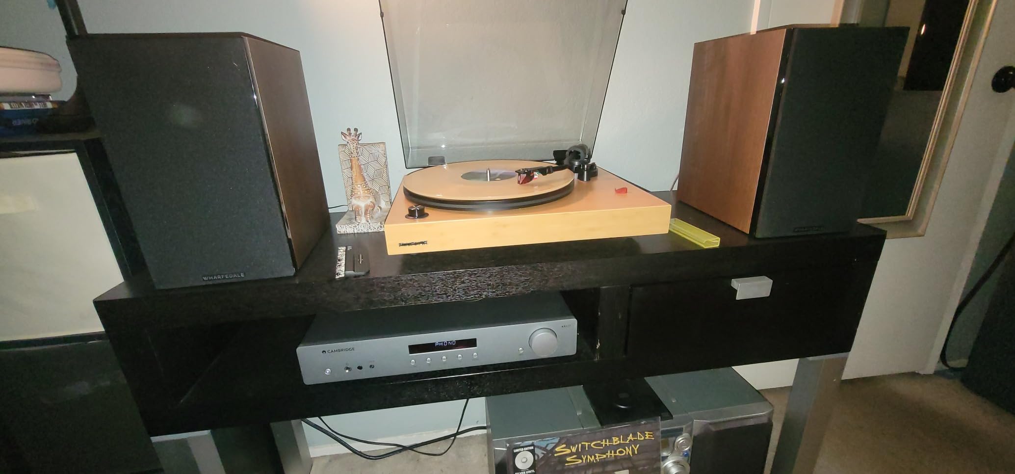 Cambridge Audio AXA35 Integrated Amplifier with Built in Phono Stage (Silver) customer photo 1