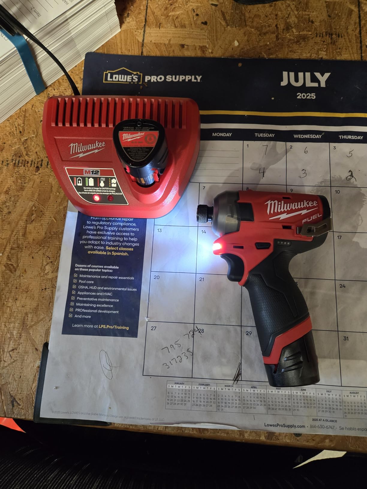 Milwaukee M12 Fuel Surge 1/4 in. Hex Hydraulic Driver 2 Battery Kit customer photo 2