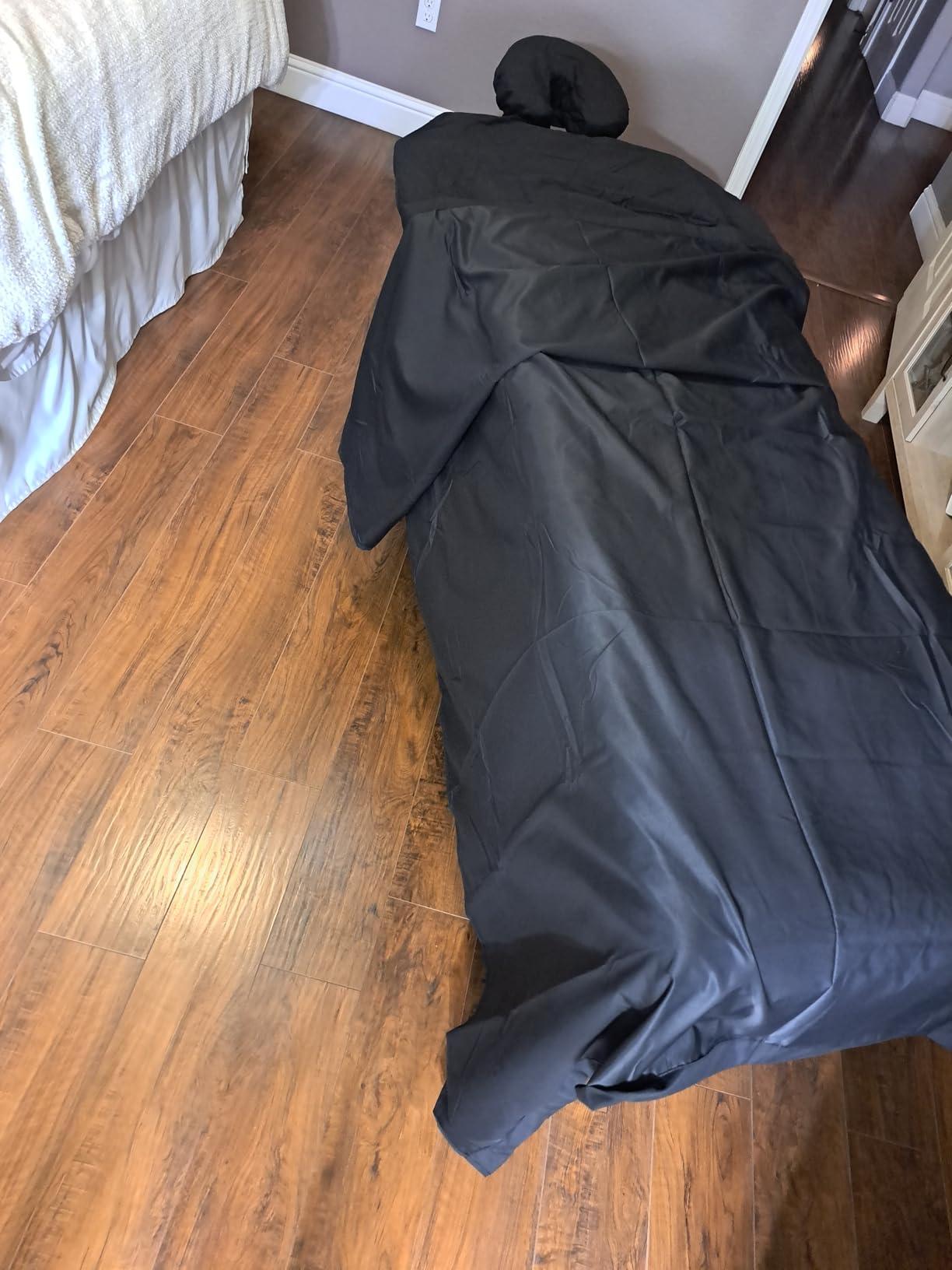 Yaheetech 84x24in Portable Massage Table Folding Adjustable Lash Bed, Black, Beechwood Legs, Foam Padding, Height Adjustable, Folds into a Carry Case for Lash Spa Tattoo Facial customer photo 2