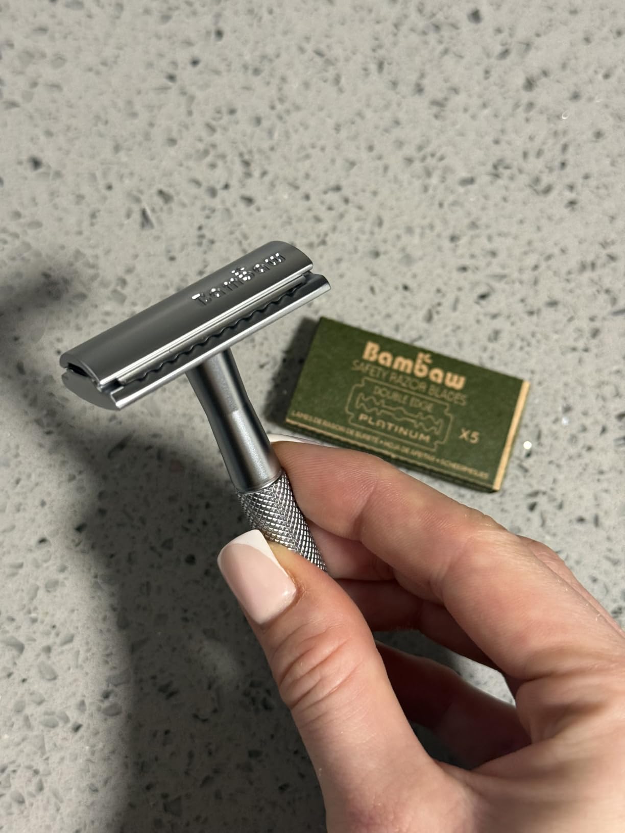 Bambaw Double Edge Safety Razor for Men & Women, Metal Razor with 5 Double Edge Safety Razor Blades, Eco-Friendly Razor - Silver customer photo 1