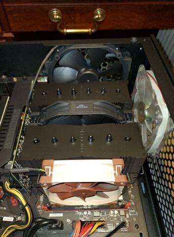 Noctua NH-D15 chromax.Black, Quiet High-Performance Dual Tower CPU Cooler | 168mm Height, Enthusiast-Grade Low-Noise Cooling, 6 Heatpipes, For Intel & AMD, Dual 140mm Fans, Rich Accessory Kit customer photo 2