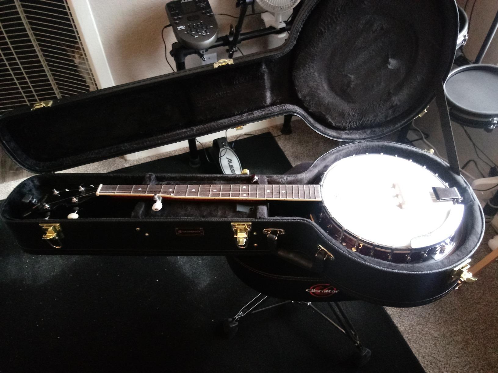 Costzon 5-String Banjo 24 Bracket with Geared 5th Tuner and Mid-range Closed Handle, Beginner Kit with 420D Oxford Cloth Bag, One Strap, Wiper, 3 Picks customer photo 1