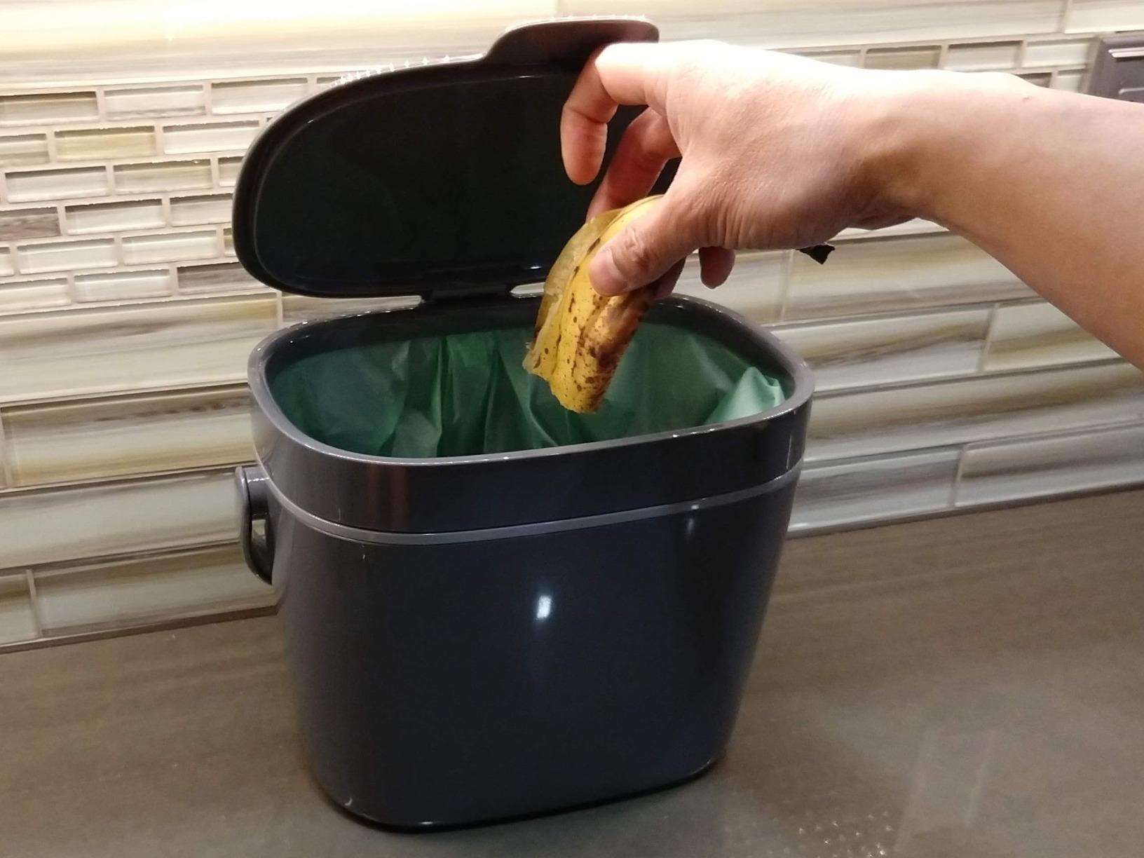 OXO Good Grips EASY-CLEAN COMPOST BIN - CHARCOAL - 1.75 GAL/6.62 L customer photo 1