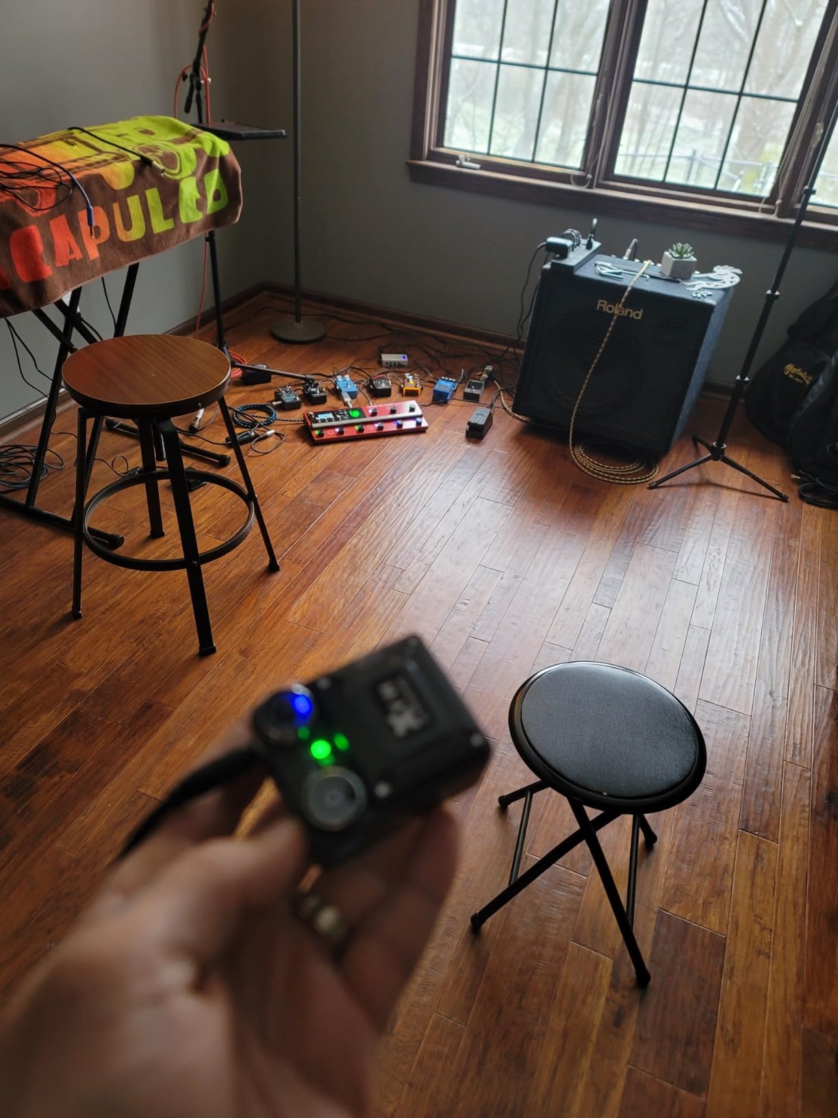 Xvive U4 Wireless in-Ear Monitor System Professional IEM System Transmitter and Beltpack Receiver for Studio, Band Rehearsal, Live Performance (U4) customer photo 1