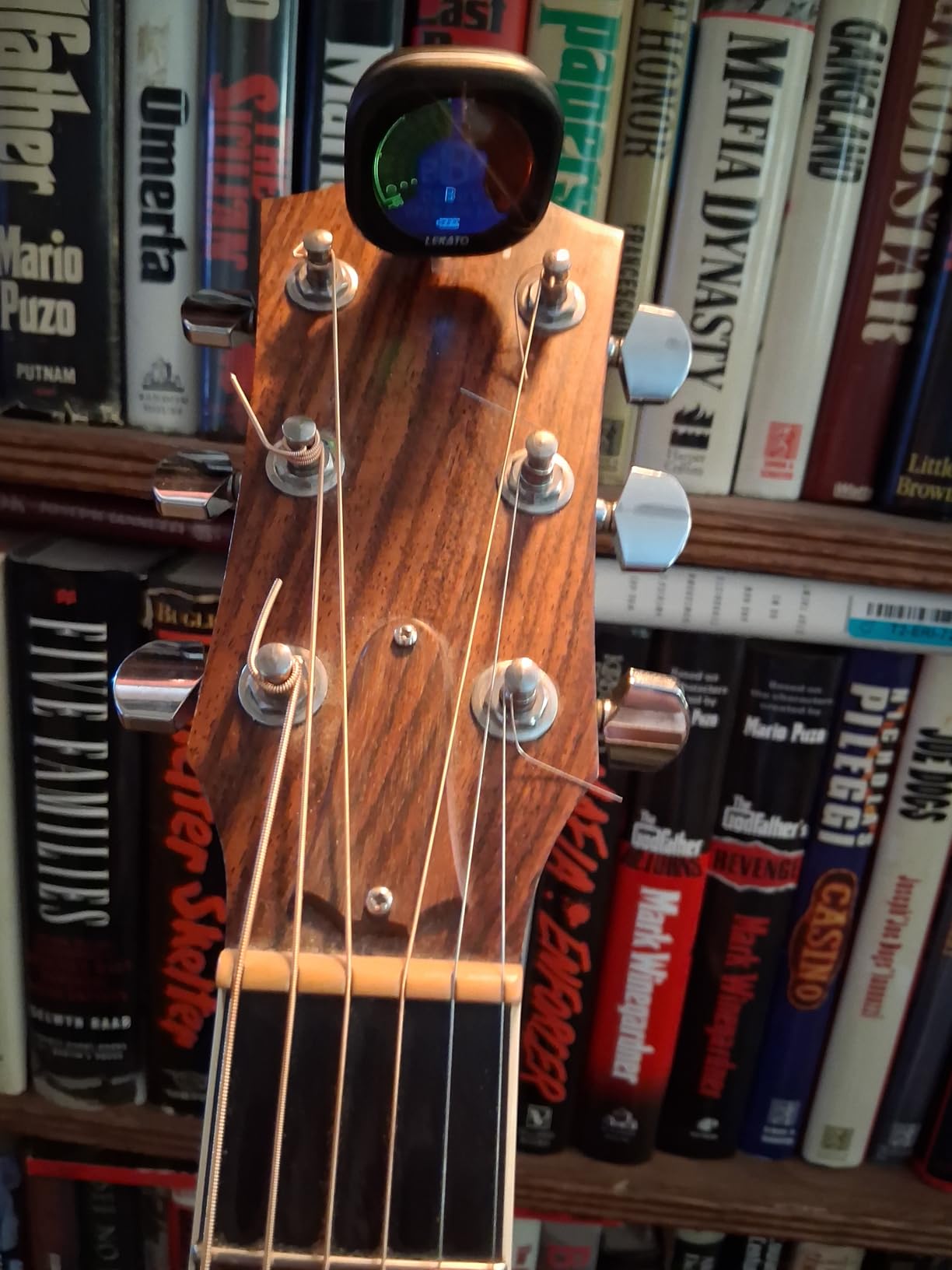 LEKATO Guitar Tuner Rechargeable, Tuner Clip On for Guitar, Bass, Chromatic, Ukulele, Violin - Super Bright Display for Beginners & Pros customer photo 2