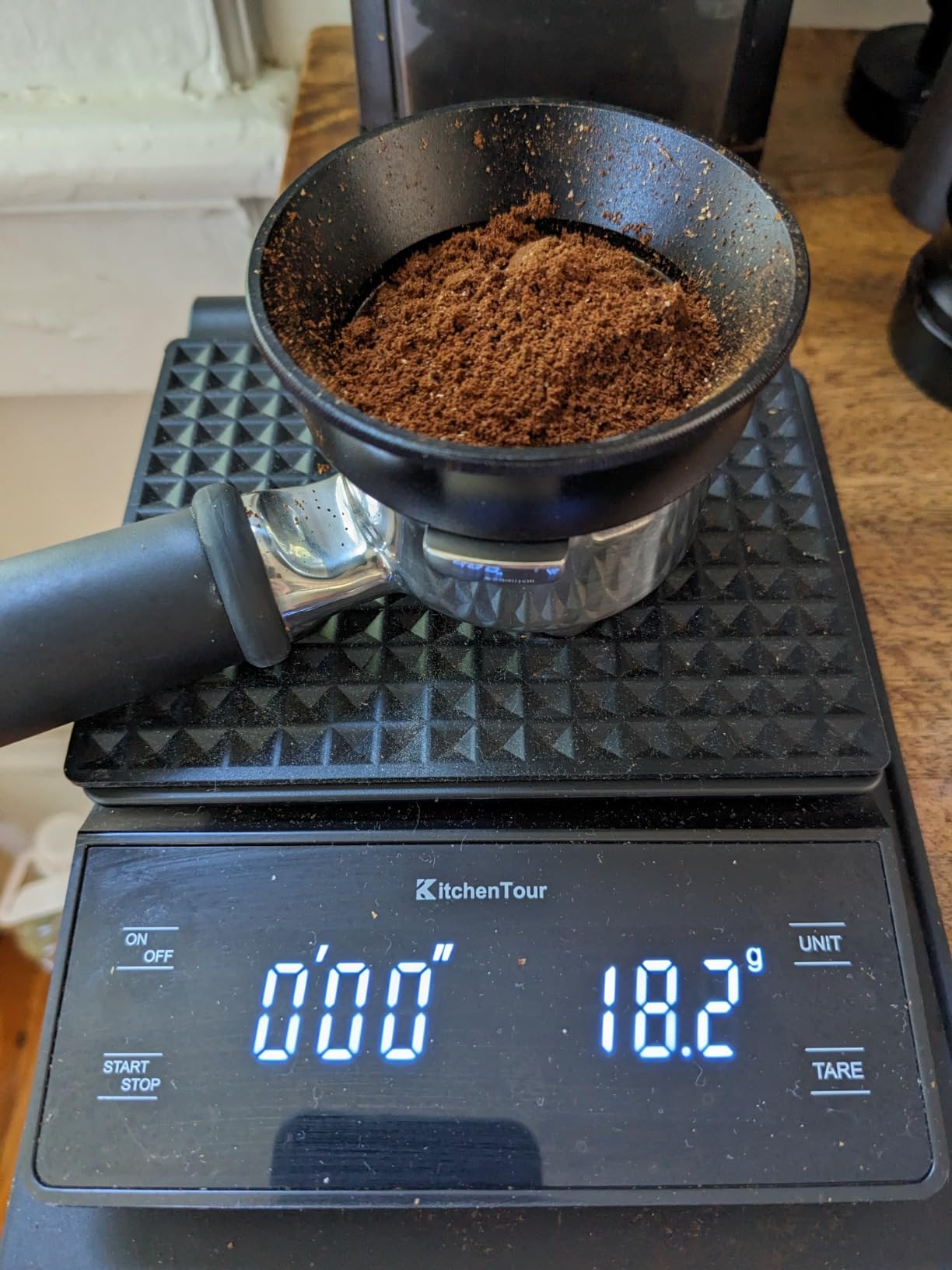 KitchenTour Coffee Scale with Timer 3kg/0.1g High Precision Pour Over Drip Espresso Scale with Back-Lit LCD Display (Batteries Included) customer photo 1