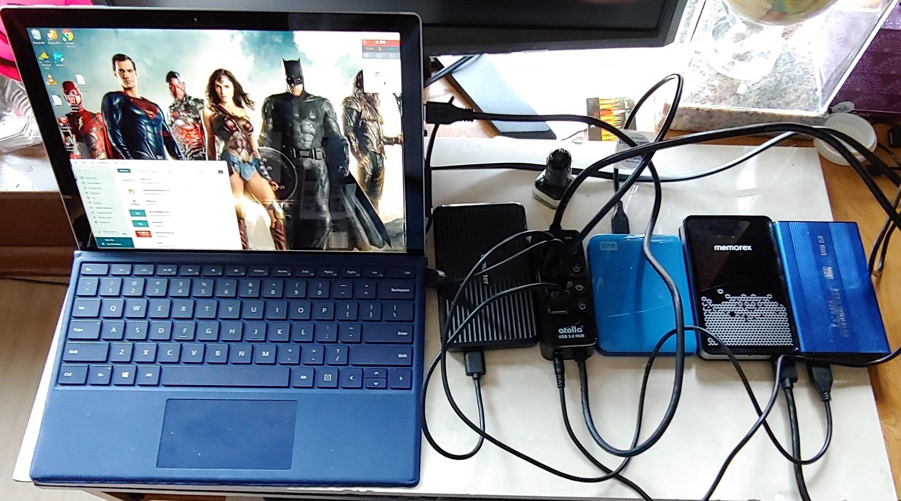 Atolla 4-Port USB 3.0 Hub with 4 Data Ports, 1 Smart Charging Port, Individual On/Off Switches and 5V/3A Adapter customer photo 1