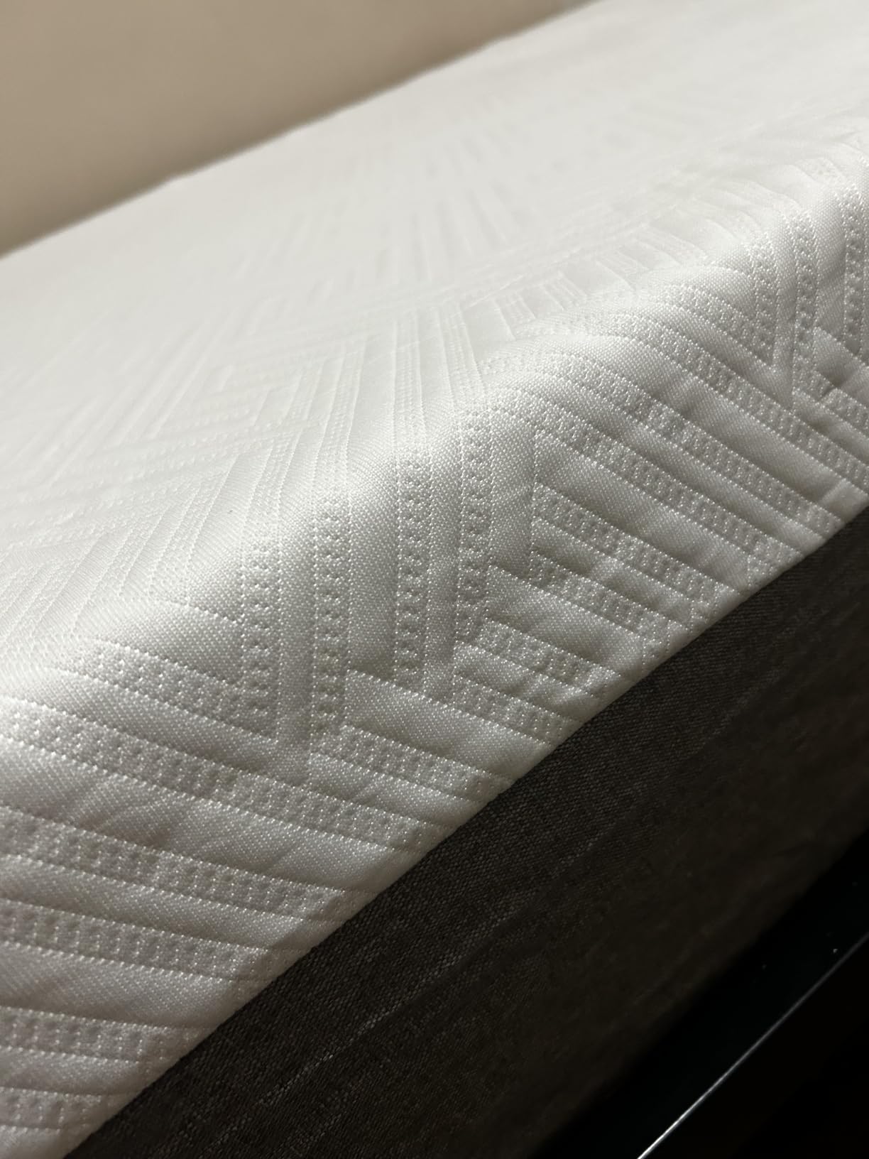 Novilla Bliss Queen Size Mattress, 12 Inch Gel Memory Foam Mattress Queen | Cool Night Sleep & Pressure Relief, Medium Plush Feel customer photo 2