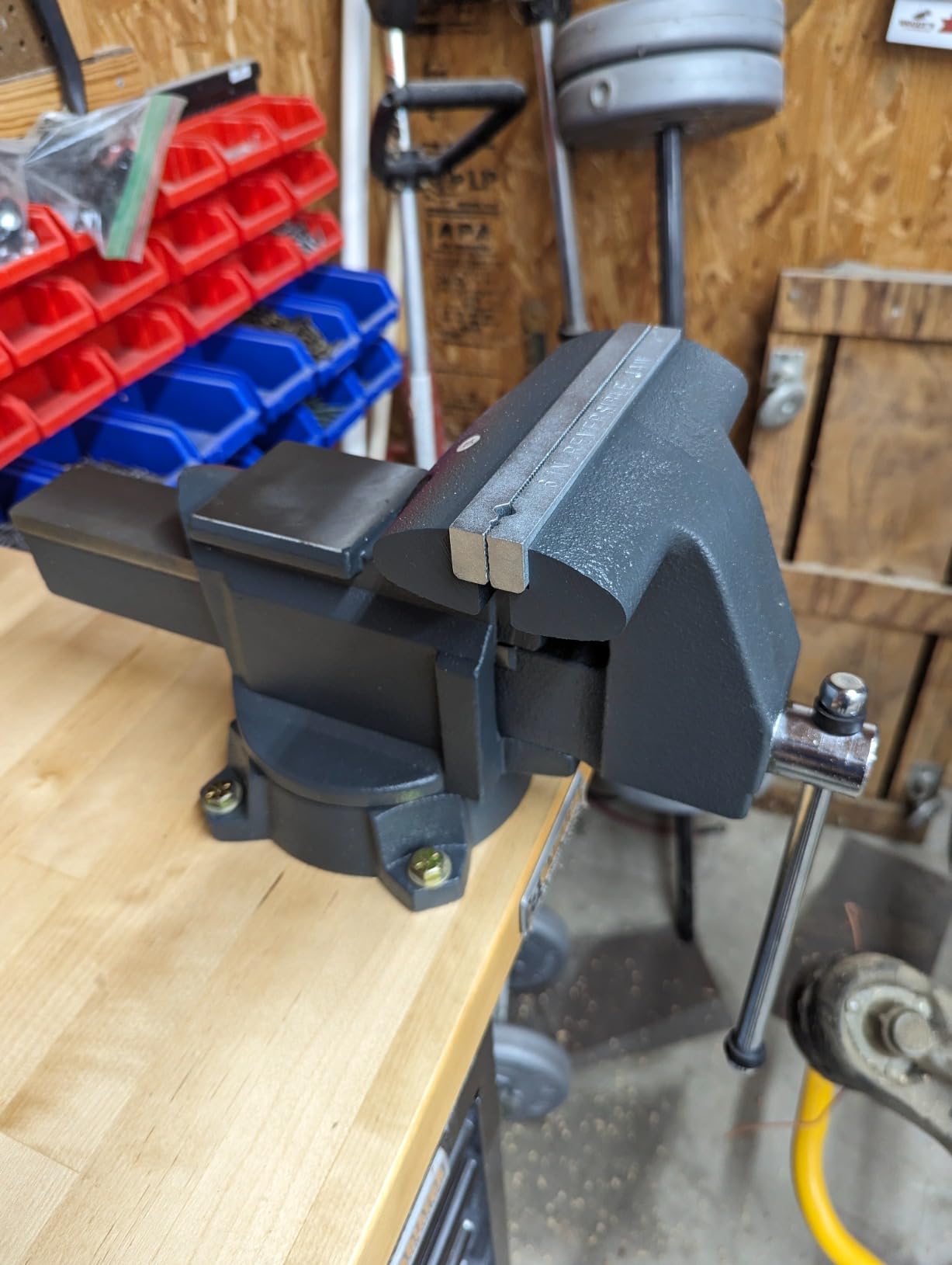 Forward CR80A 8 Inch Bench Vise Heavy Duty with Anvil and 210°Swivel Base | 12,000LBS Clamping Force | 8