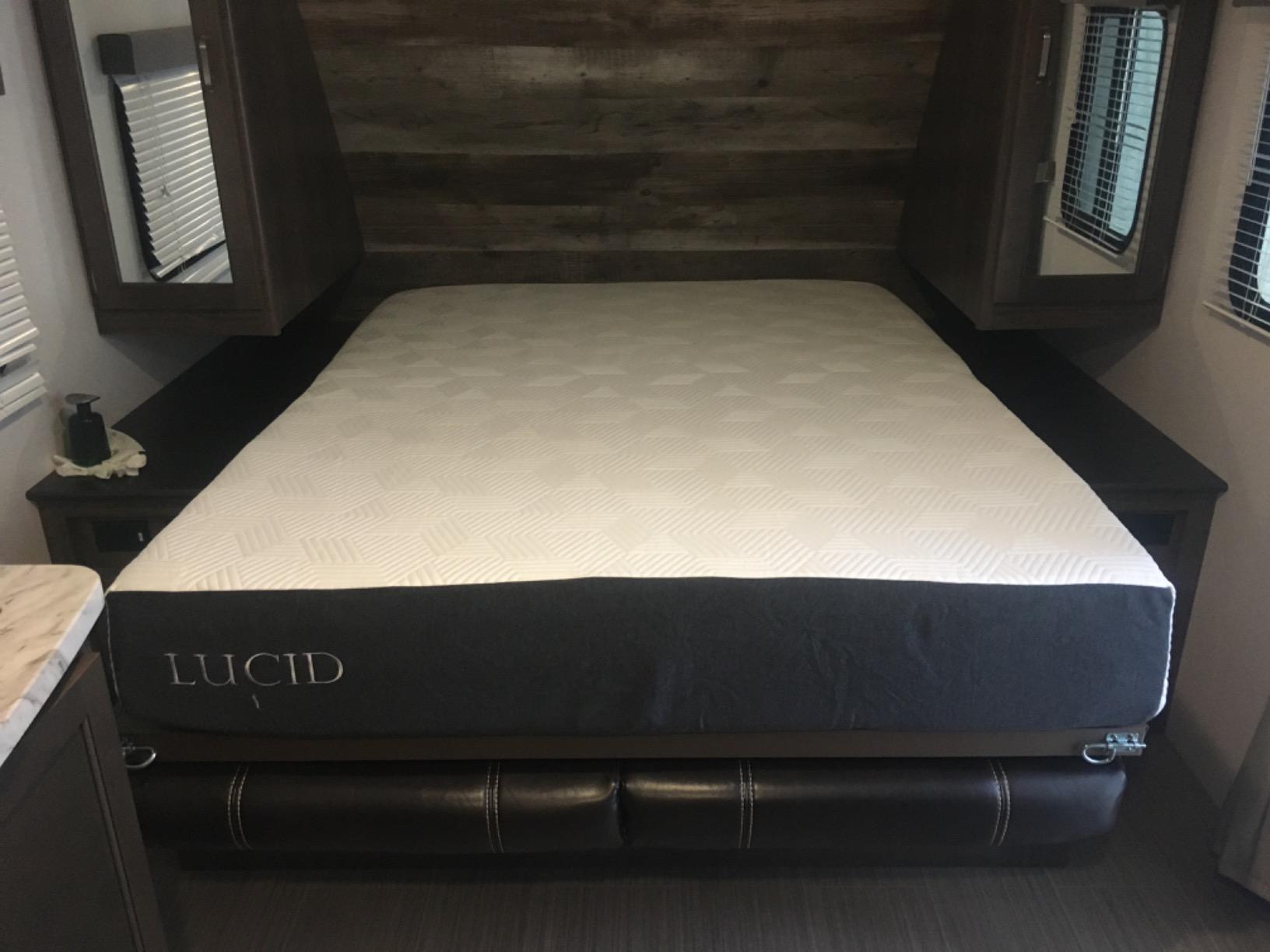 Lucid 10 Inch Medium Gel Memory Foam Mattress, Bamboo Charcoal & Cooling Gel, Fiberglass Free, Bed in a Box, CertiPUR-US Certified, Queen Size customer photo 1
