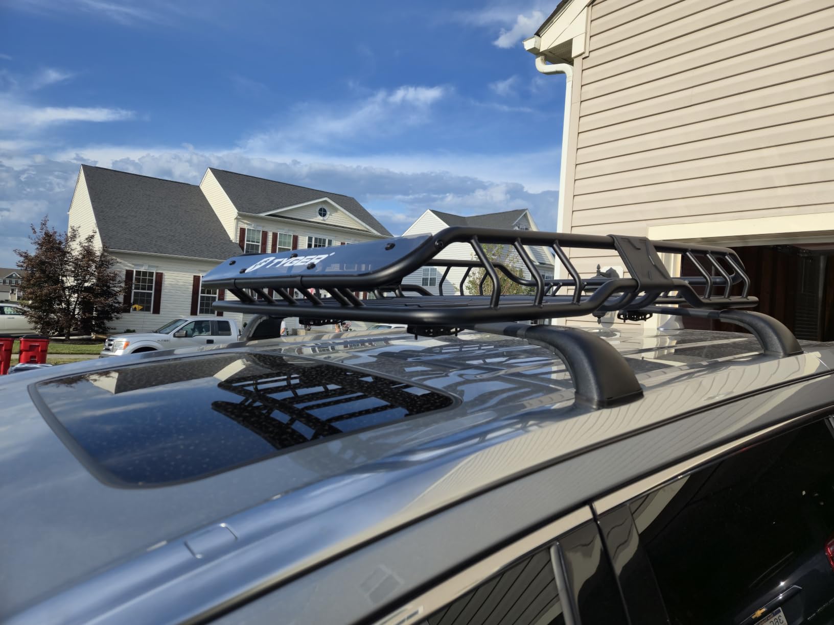 Tyger Auto TG-RK1B942B Heavy Duty Roof Mounted Cargo Basket Rack | L57.5 x W42 x H6 | Roof Top Luggage Carrier | with Wind Fairing, Black customer photo 2
