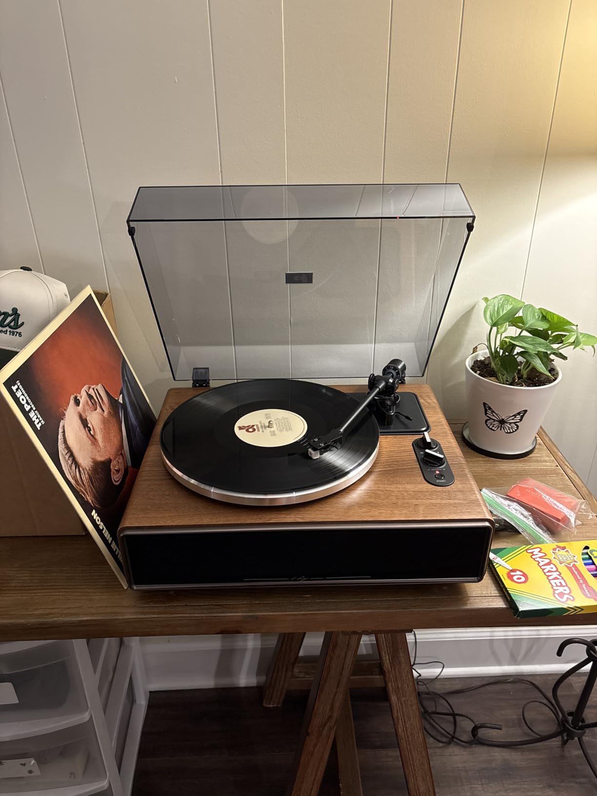 1 BY ONE High Fidelity Belt Drive Turntable with Built-in Speakers customer photo 1