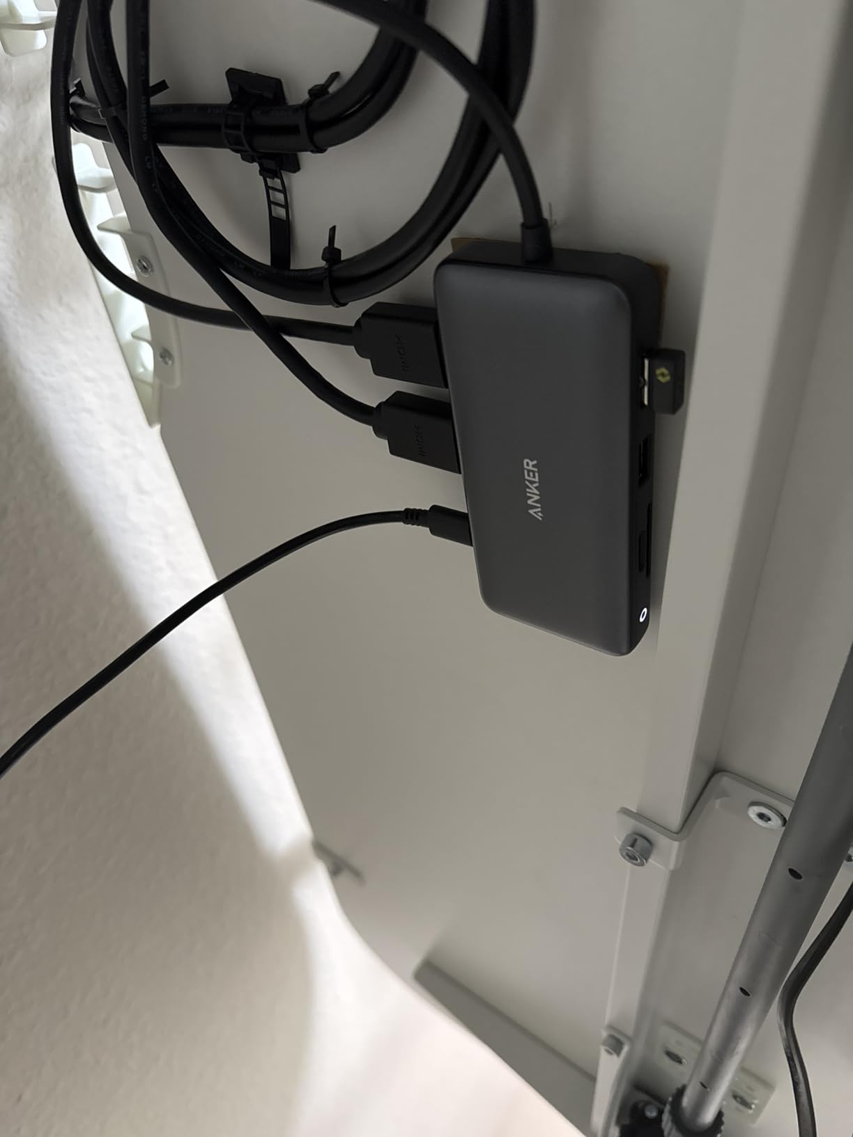 Anker Laptop Docking Station Dual Monitor, 8-in-1 USB C Hub with 4K HDMI | Dual HDMI USB C Dock, 1Gbps Ethernet, 85W Max PD, SD/TF Card Reader, for USB C Laptops, XPS and More (Charger Not Included) customer photo 2