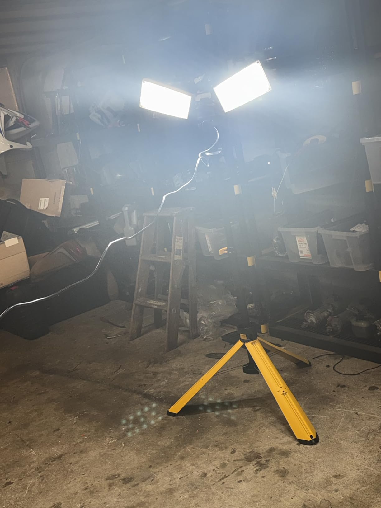 LUTEC Upgraded 5000K 15000 LM 105 W LED Work Light with Telescoping Tripod | Dual Head, Work Light with Stand, Rotating IP54 Lamps, Horizontally 330°, Vertically 90°, 8 Ft 3-Prong Power Cord customer photo 1