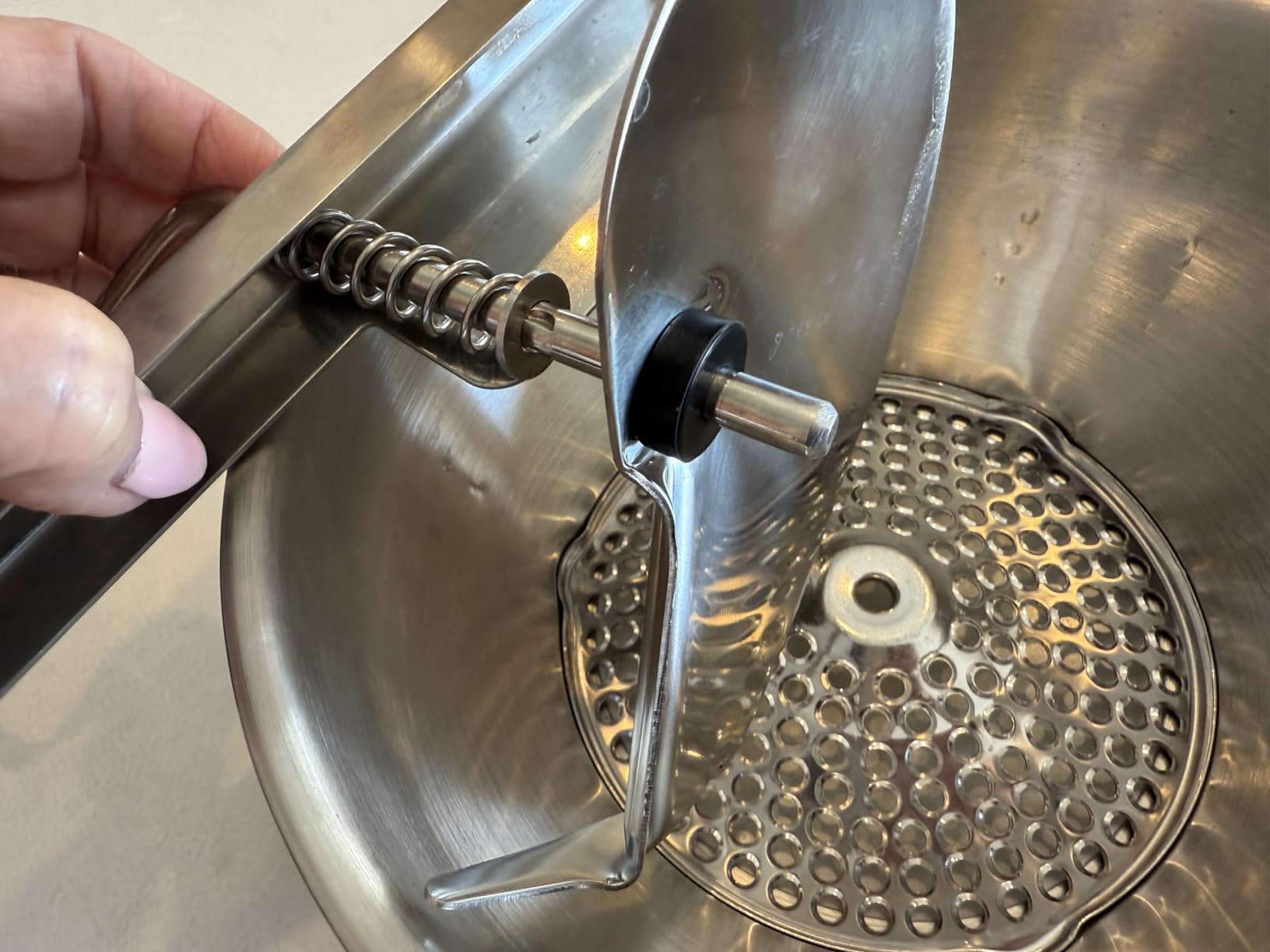 Hungry Artisan Stainless Steel Food Mill for Tomato Sauce & Canning | 3 interchangeable discs, ergonomic rotary hand crank; for applesauce, baby food, mashed potatoes & purees customer photo 2