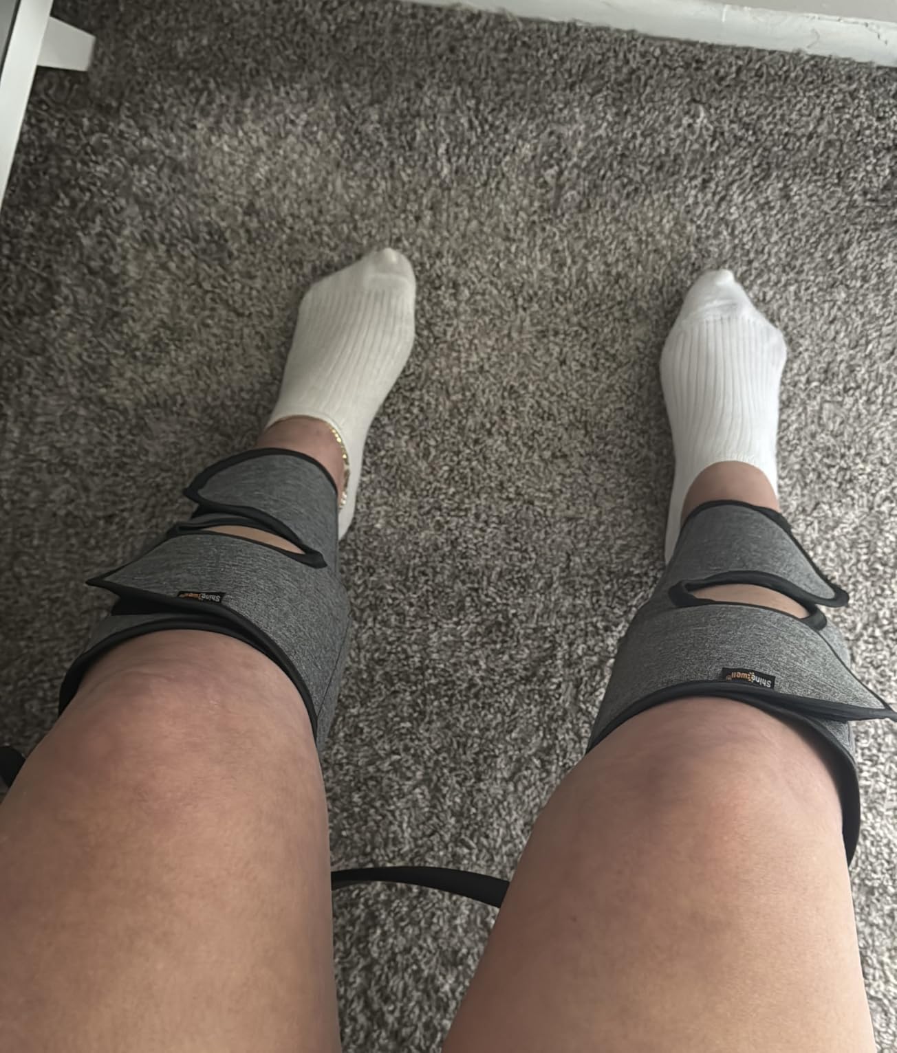 SHINE WELL Leg Compression Massager for Circulation and Pain Relief Fsa, Air Compression Calf Massager with 3 Modes 3 Intensities 2 Timing, for Restless Legs Syndrome Relief, Wellness Gift for Mom Dad customer photo 1