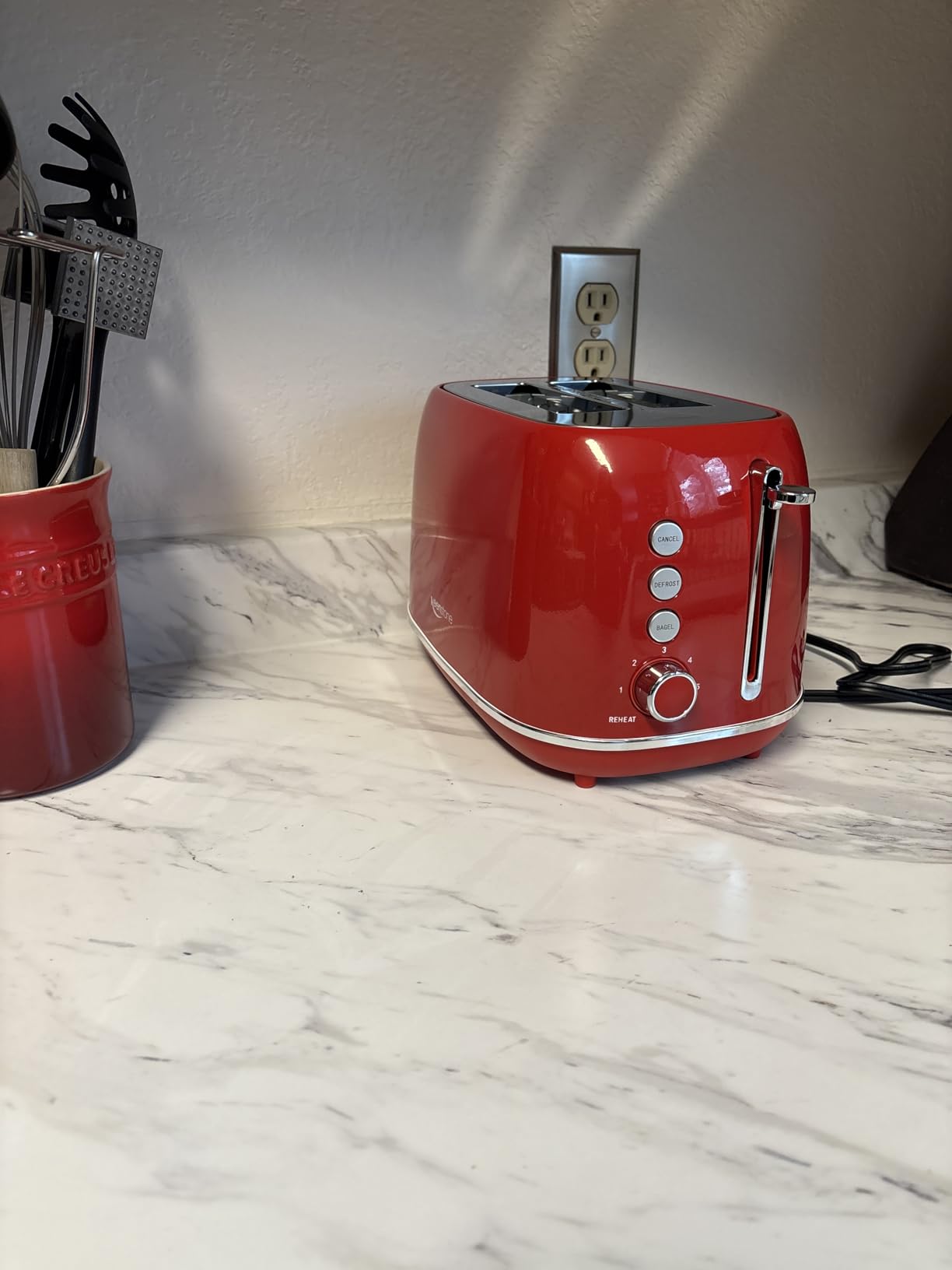 Keenstone Toaster 2 Slice, Retro Wide Slot Stainless Steel Toaster with 6 Browning Levels, Reheat & Defrost, for Bagel, Toast, Bread, Kitchen Essentials, Removable Crumb Tray, White customer photo 1