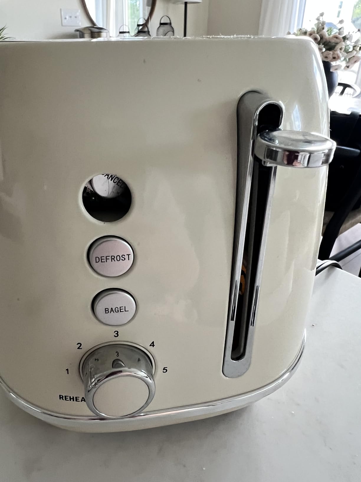 Keenstone Toaster 2 Slice, Retro Wide Slot Stainless Steel Toaster with 6 Browning Levels, Reheat & Defrost, for Bagel, Toast, Bread, Kitchen Essentials, Removable Crumb Tray, White customer photo 2