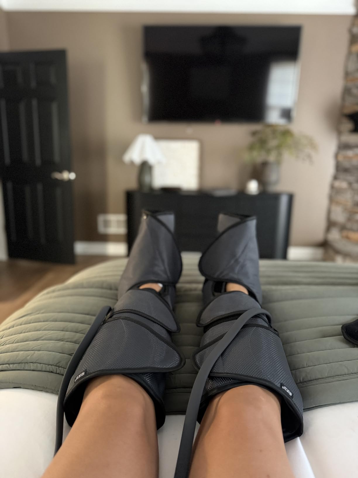 CINCOM Leg Massager with Heat and Air Compression FSA - HSA | Calf Foot Leg Massager for Circulation with 2 Heat 3 Modes 3 Intensities Adjustable Leg Wraps Gifts (with 2 Extensions) customer photo 1